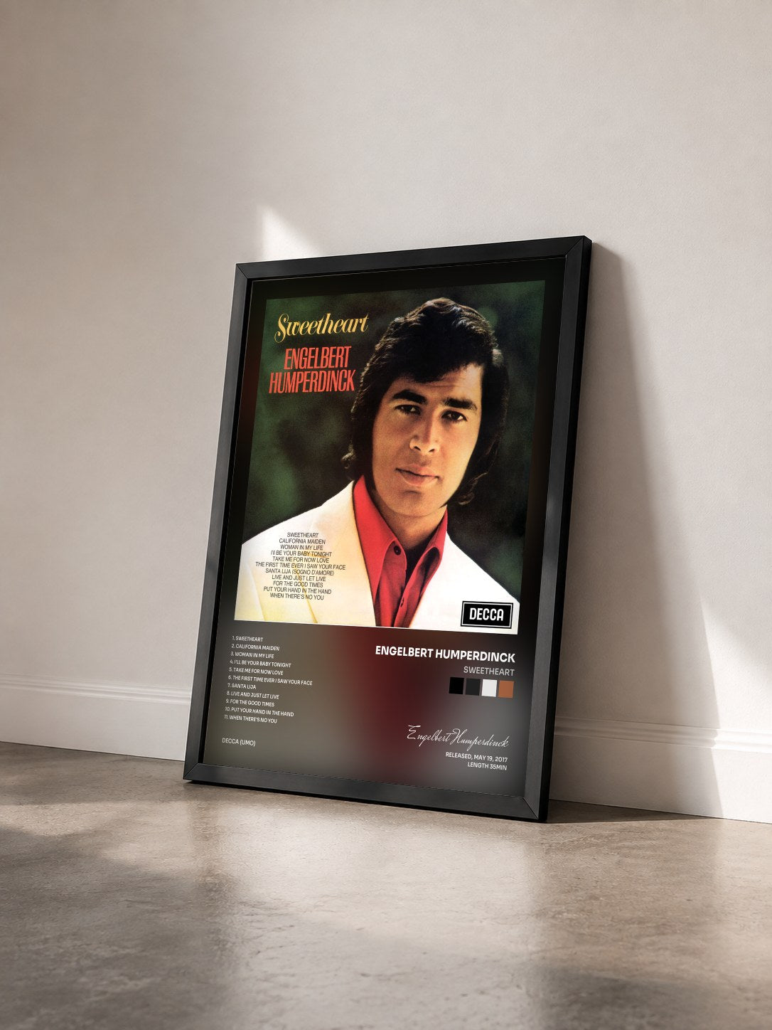 #noir Tableau de l'album Sweetheart de Engelbert Humperdinck vu de trois quarts, cadre noir