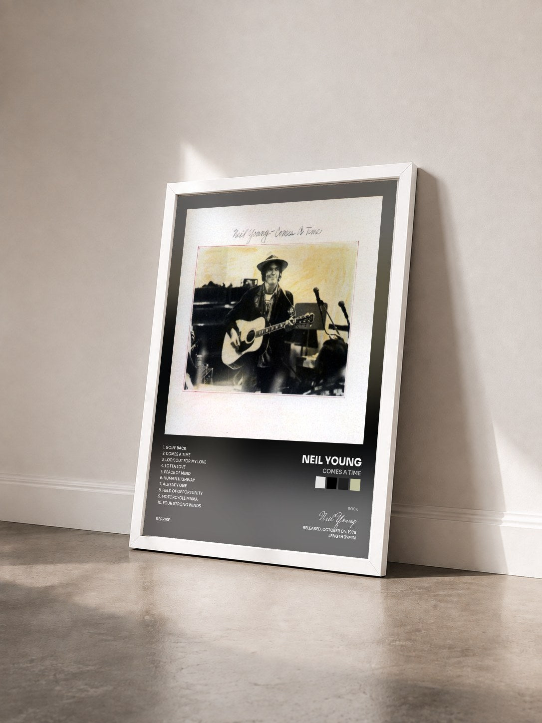 #blanc Tableau de l'album Comes a Time de Neil Young vu de trois quarts, cadre blanc