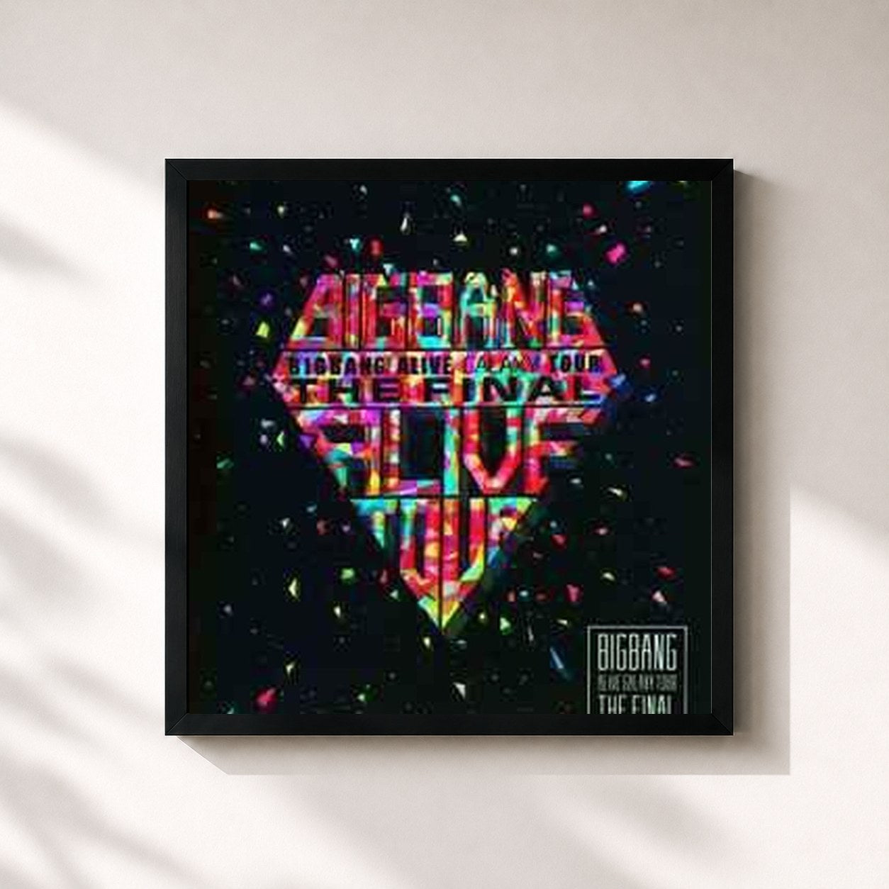 #noir Tableau carré de l'album 2013 BIGBANG Alive Galaxy Tour - The Final In Seoul de BIGBANG, cadre noir 32x32 cm