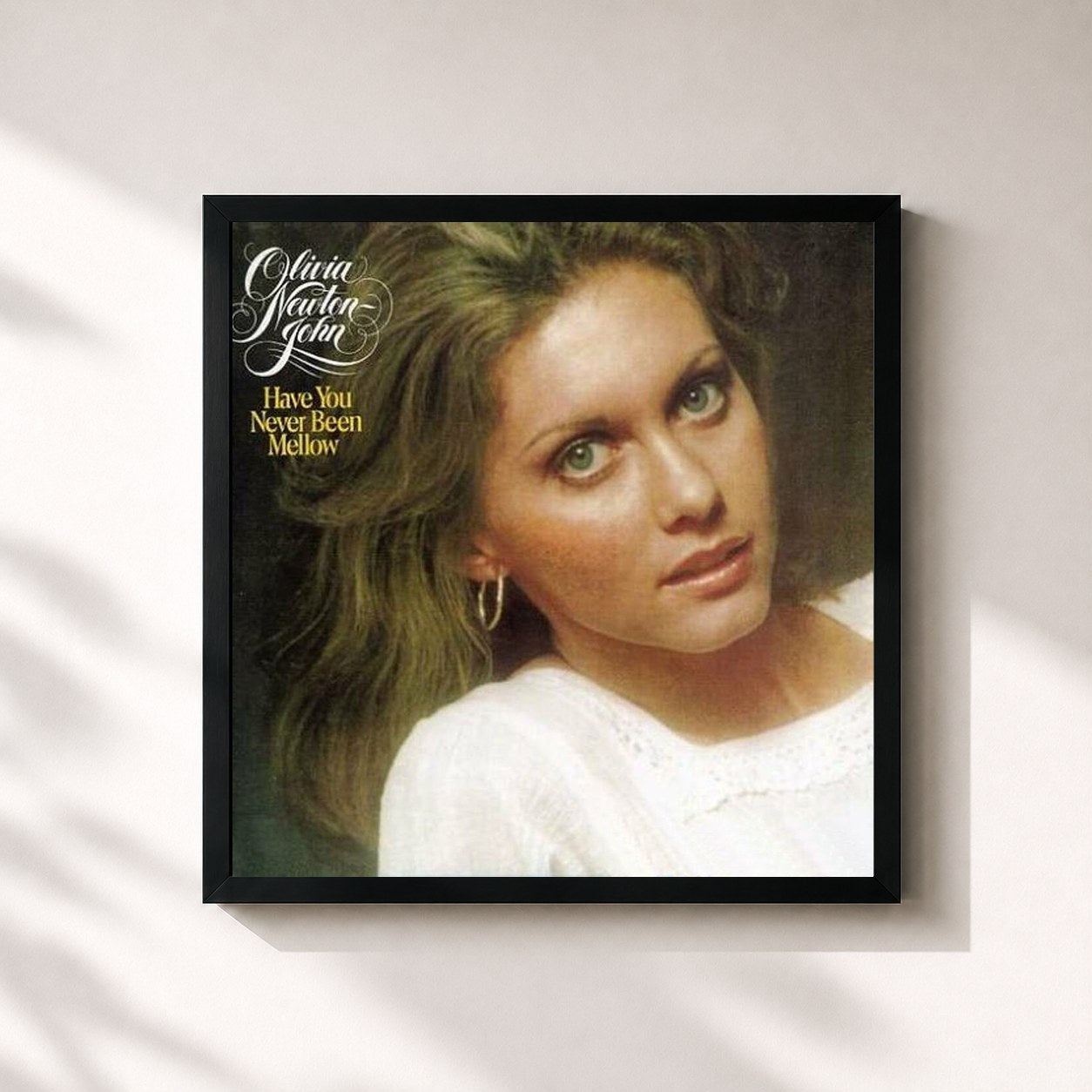 #noir Tableau carré de l'album Have You Never Been Mellow de Olivia Newton-John, cadre noir 32x32 cm