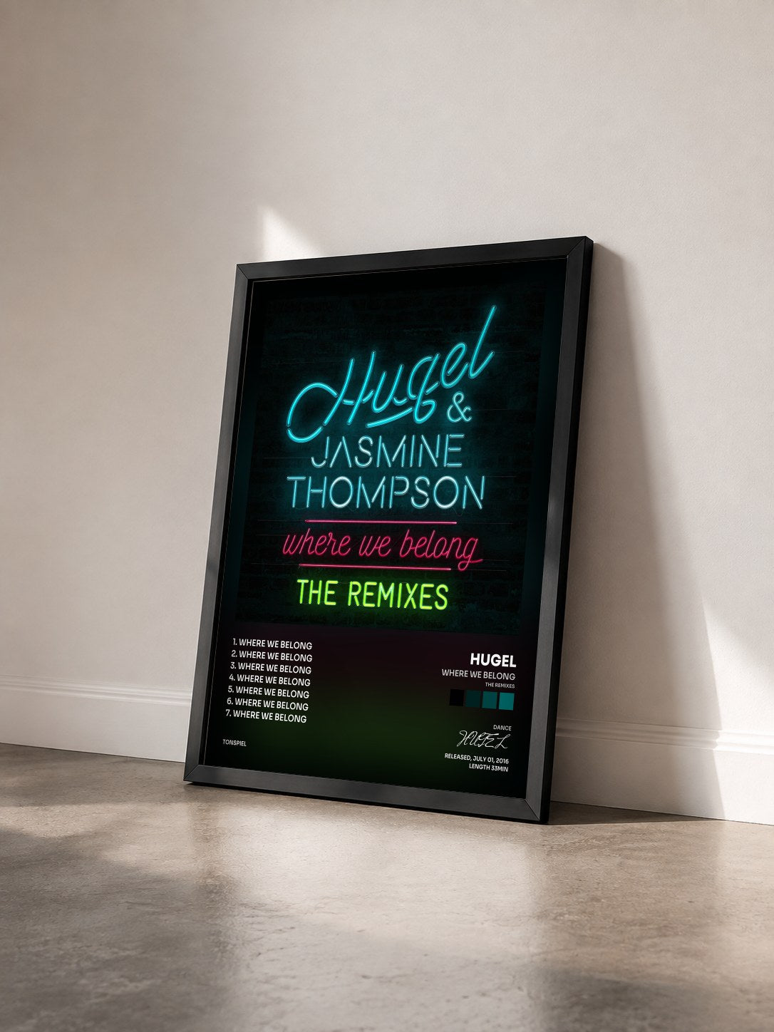 #noir Tableau de l'album Where We Belong (The Remixes) de HUGEL vu de trois quarts, cadre noir