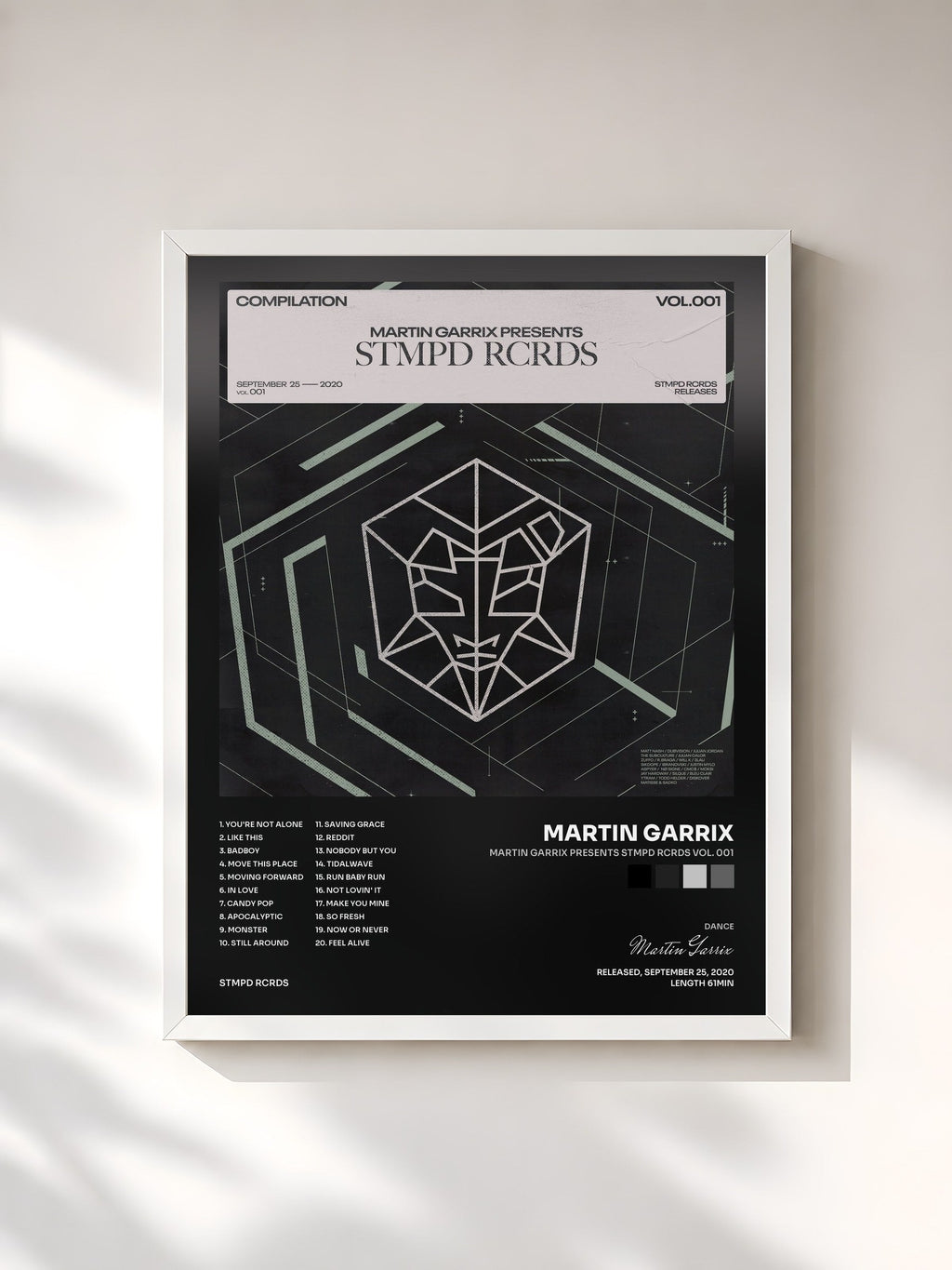 #blanc Martin Garrix presents STMPD RCRDS Vol. 001 von Martin Garrix als gerahmter Kunstdruck, weißer Rahmen, gedruckt und gerahmt in Frankreich