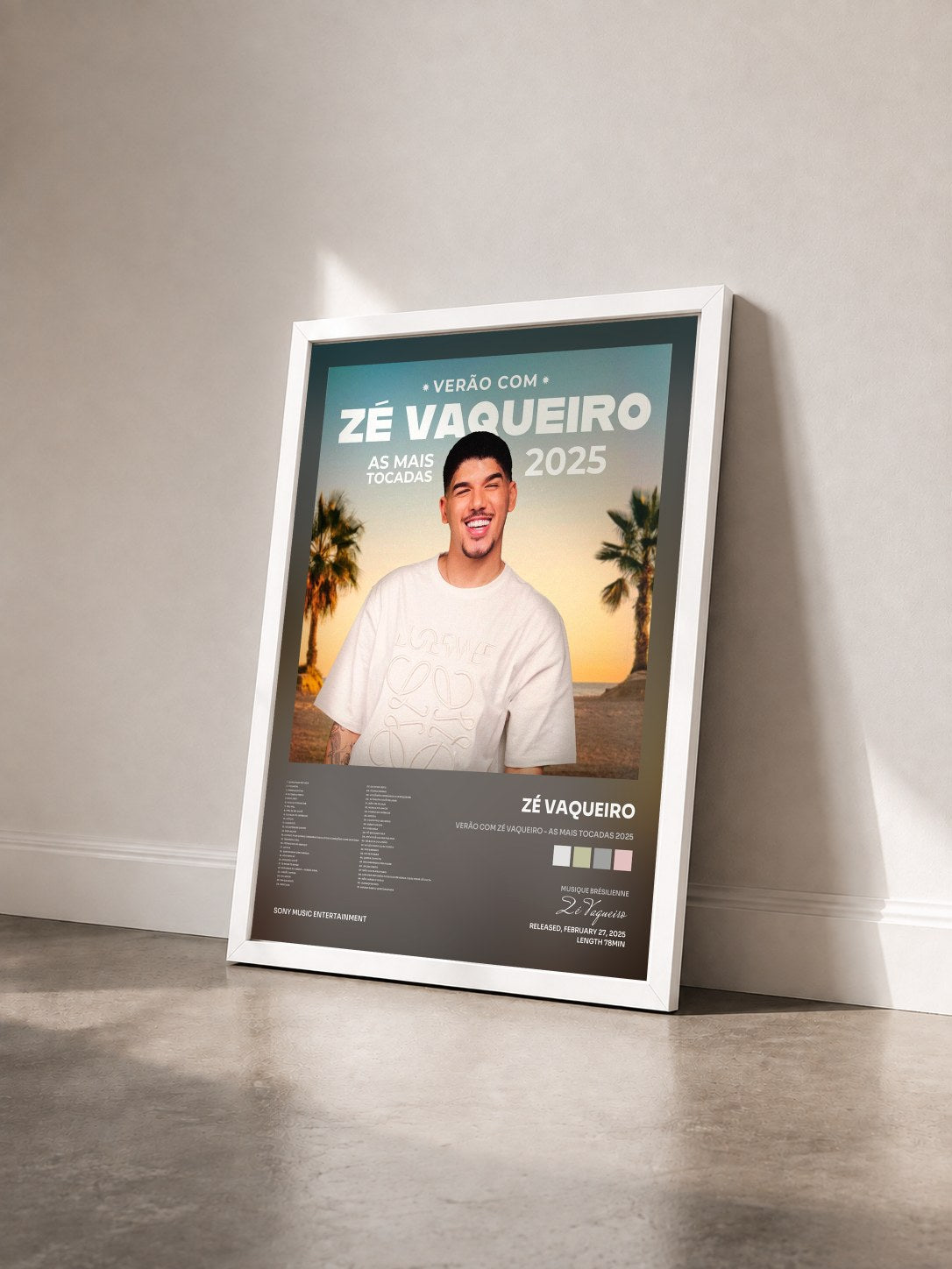 #blanc Tableau de l'album Verão Com Zé Vaqueiro - As Mais Tocadas 2025 de Zé Vaqueiro vu de trois quarts, cadre blanc