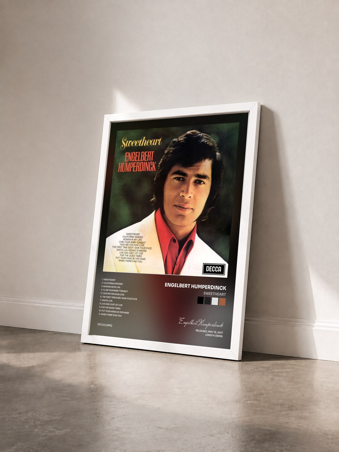 #blanc Tableau de l'album Sweetheart de Engelbert Humperdinck vu de trois quarts, cadre blanc
