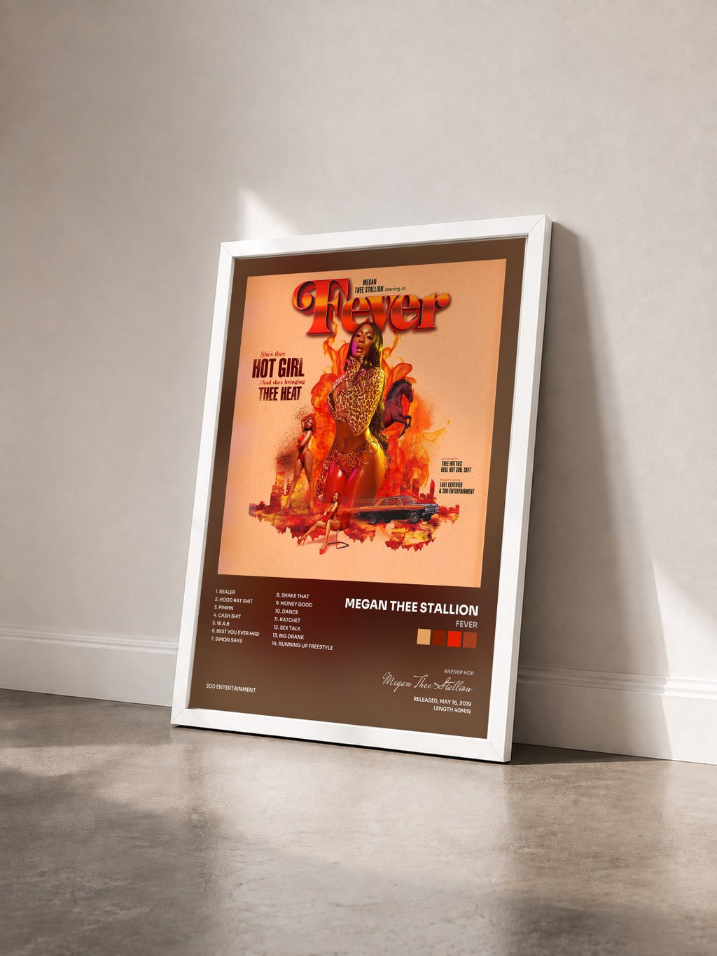 #blanc Tableau de l'album Fever de Megan Thee Stallion vu de trois quarts, cadre blanc