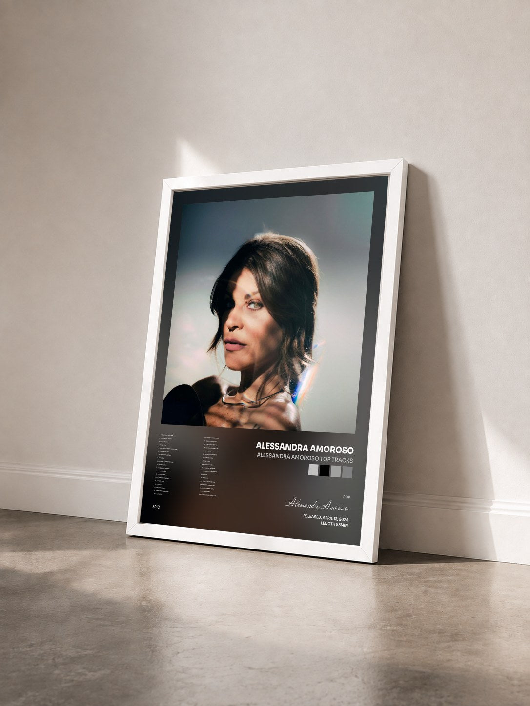 #blanc Tableau de l'album Alessandra Amoroso top tracks de Alessandra Amoroso vu de trois quarts, cadre blanc
