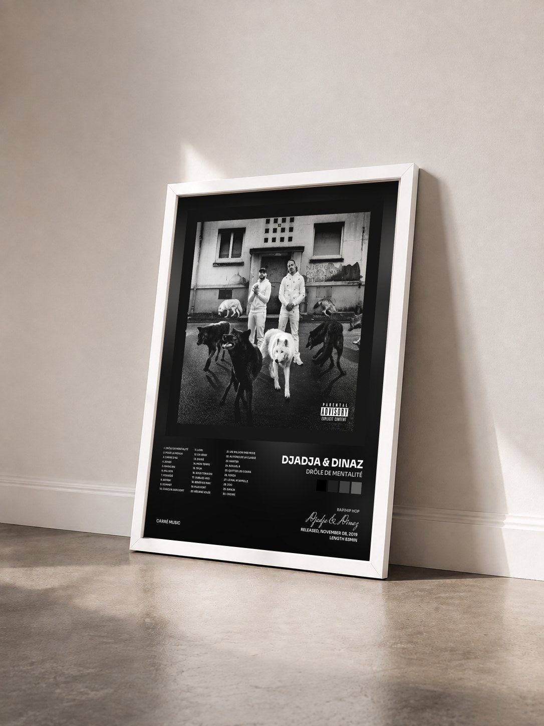 #blanc Tableau de l'album Drôle de mentalité de Djadja & Dinaz vu de trois quarts, cadre blanc