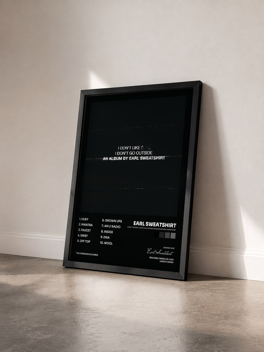 #noir Tableau de l'album I Don't Like Shit, I Don't Go Outside: An Album by Earl Sweatshirt de Earl Sweatshirt vu de trois quarts, cadre noir