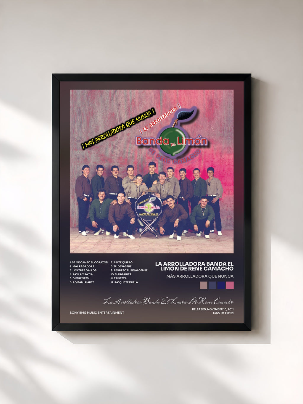 #noir Tableau de l'album Más Arrolladora Que Nunca de La Arrolladora Banda El Limón De Rene Camacho, cadre noir, imprimé et encadré en France