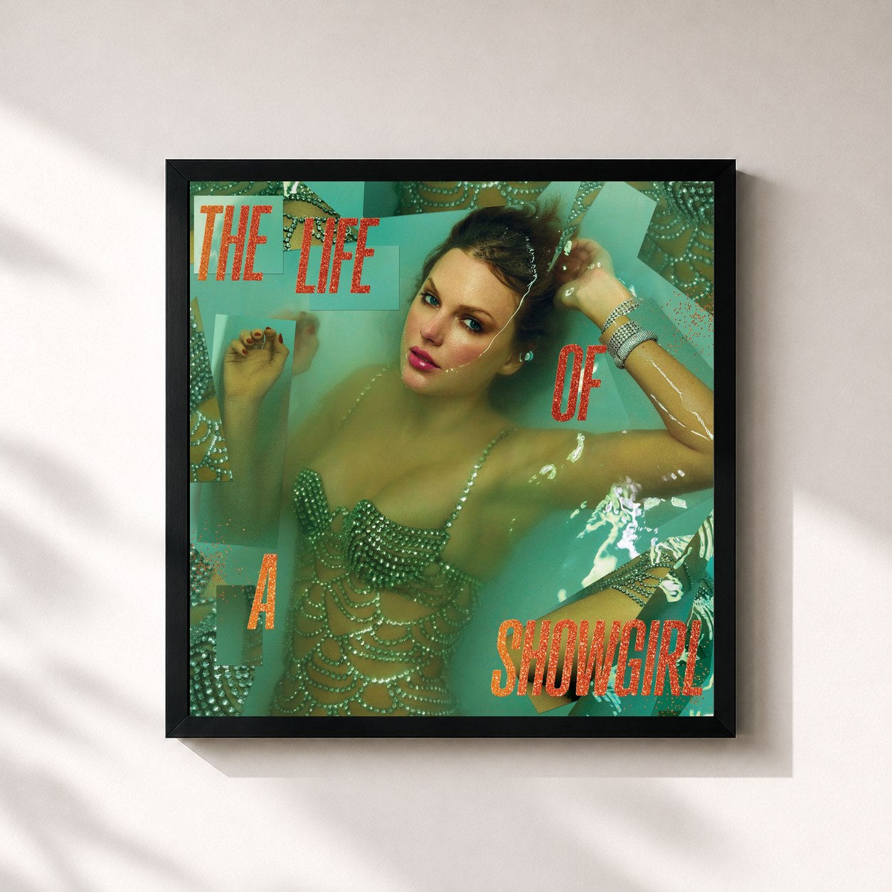 #noir The Life of a Showgirl de Taylor Swift en lámina cuadrada enmarcada, marco negro de 32x32 cm