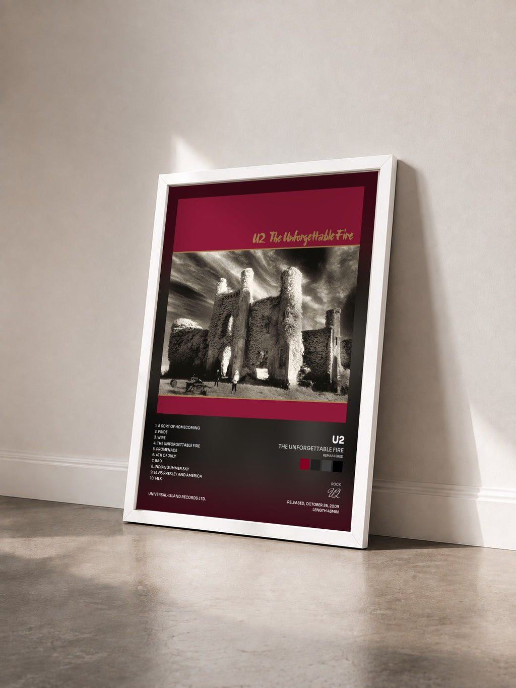 #blanc Tableau de l'album The Unforgettable Fire (Remastered) de U2 vu de trois quarts, cadre blanc
