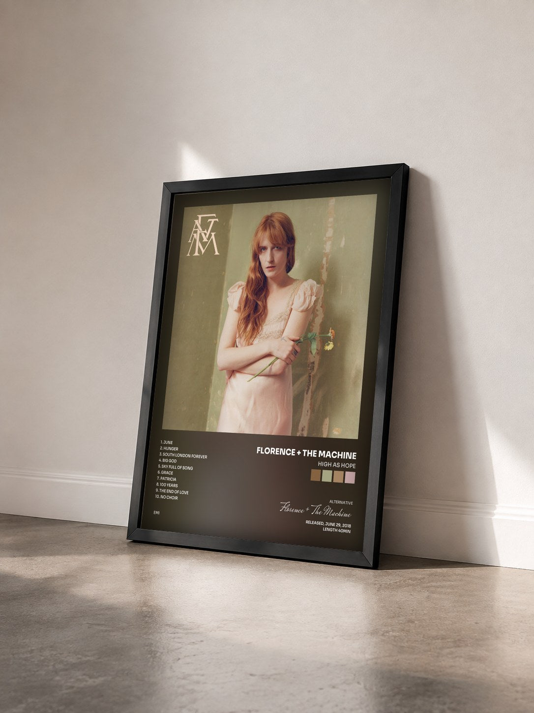 #noir Tableau de l'album High As Hope de Florence + The Machine vu de trois quarts, cadre noir