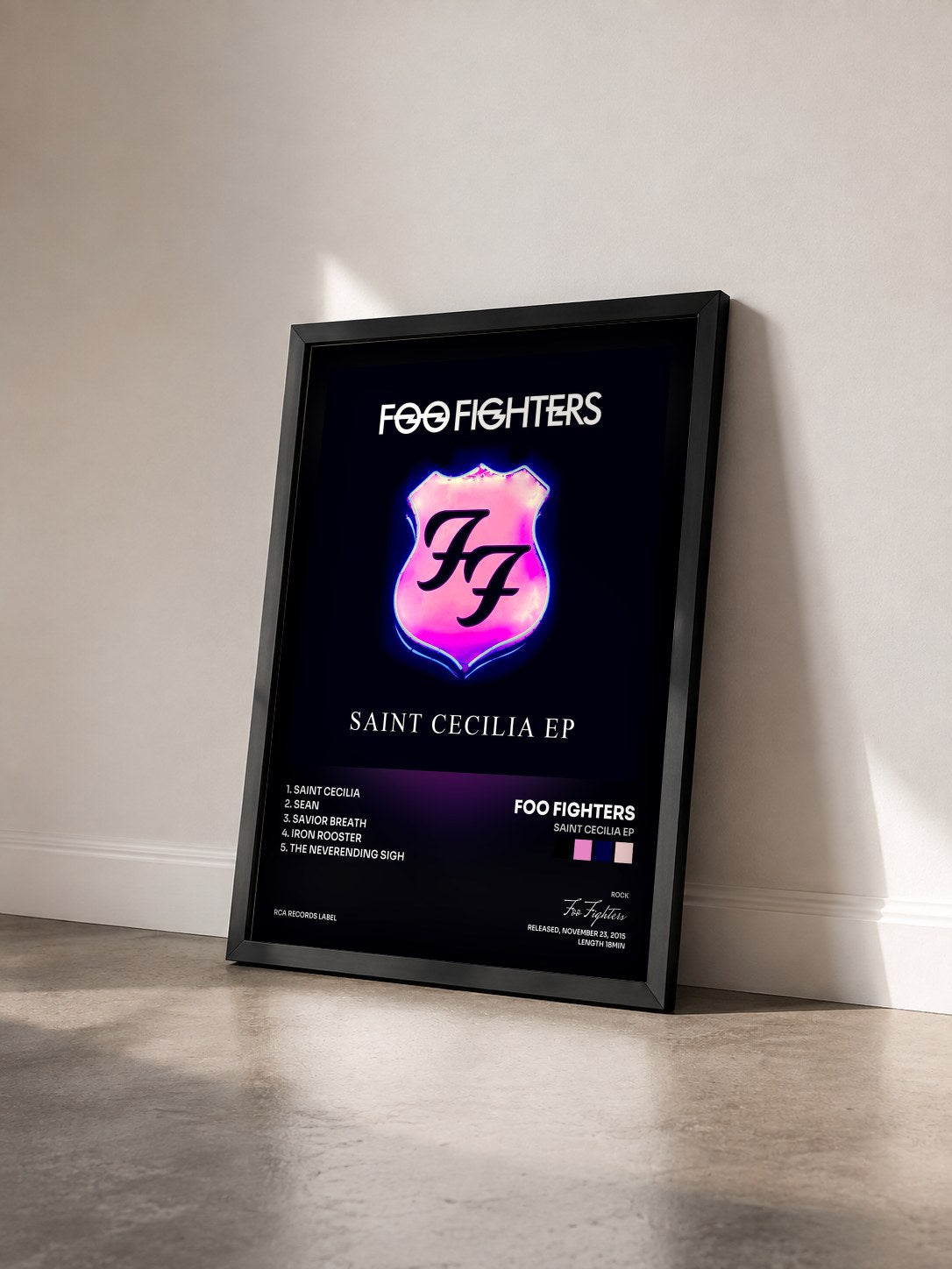 #noir Tableau de l'album Saint Cecilia EP de Foo Fighters vu de trois quarts, cadre noir