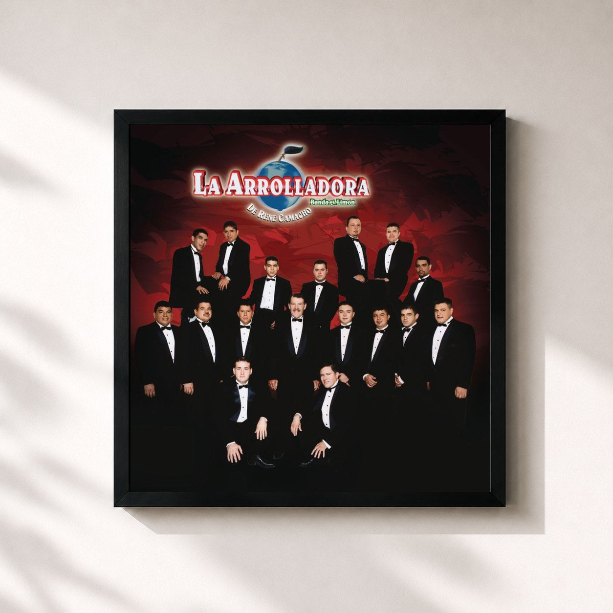#noir Tableau carré de l'album Boleros Arrolladores Homenaje A La Internacional Sonora Santanera de La Arrolladora Banda El Limón De Rene Camacho, cadre noir 32x32 cm