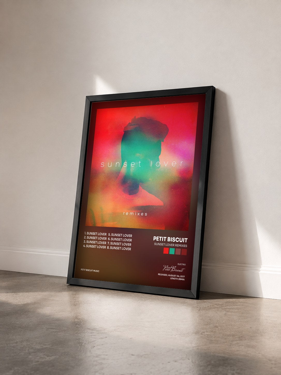 #noir Tableau de l'album Sunset Lover Remixes de Petit Biscuit vu de trois quarts, cadre noir
