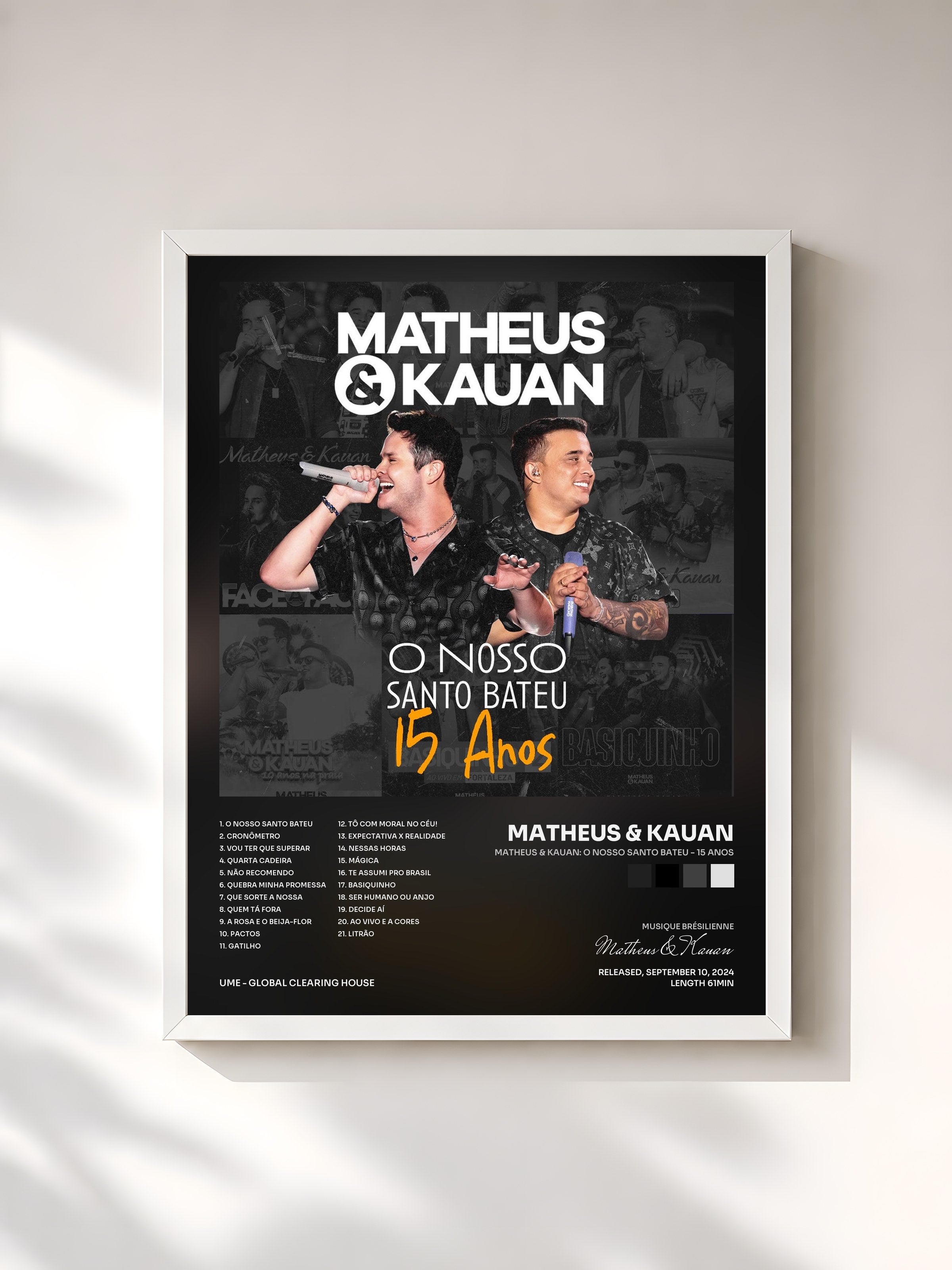 #blanc Tableau de l'album Matheus & Kauan: O Nosso Santo Bateu - 15 Anos de Matheus & Kauan, cadre blanc, imprimé et encadré en France
