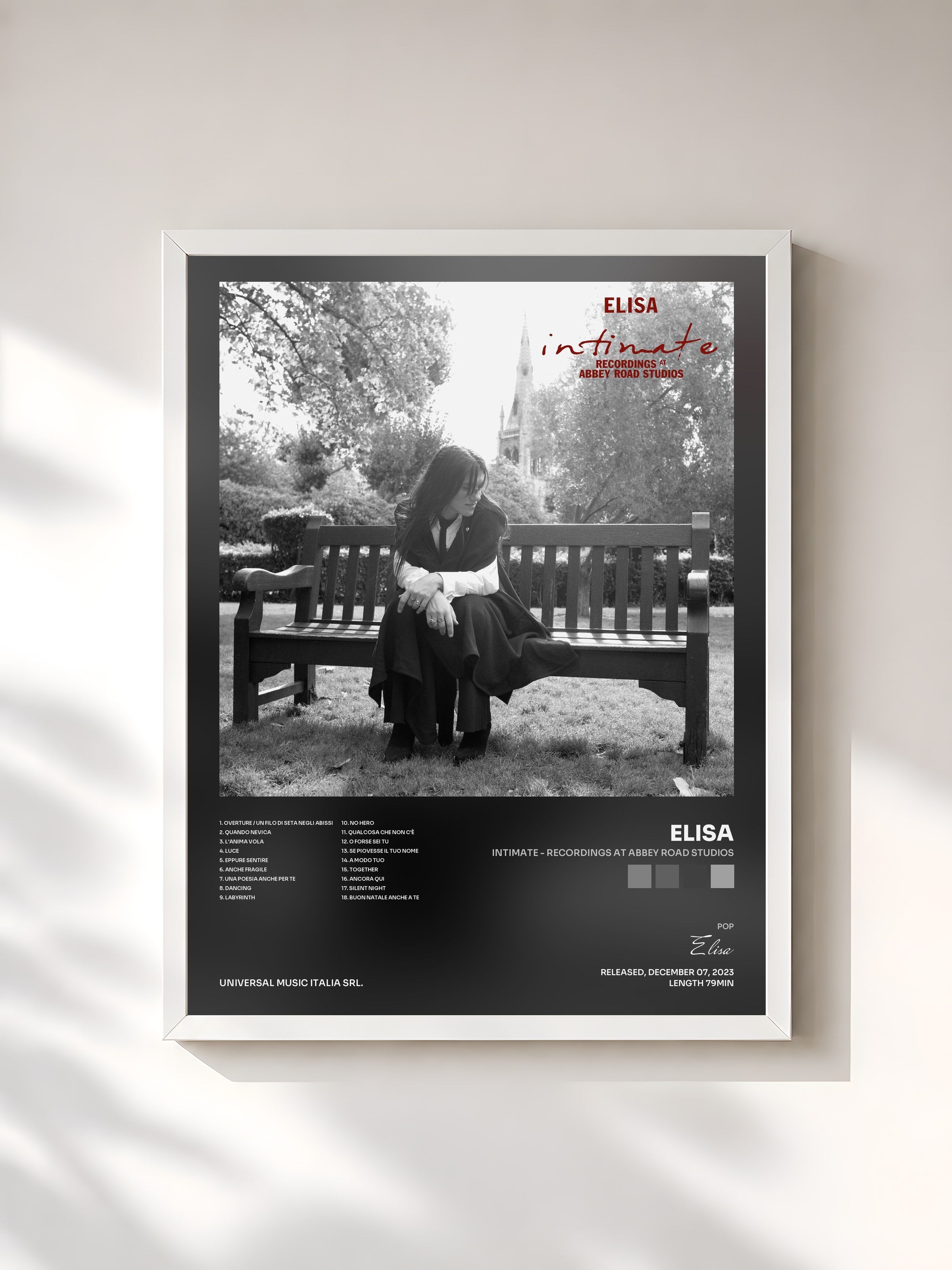 #blanc Tableau de l'album Intimate - Recordings at Abbey Road Studios de Elisa, cadre blanc, imprimé et encadré en France