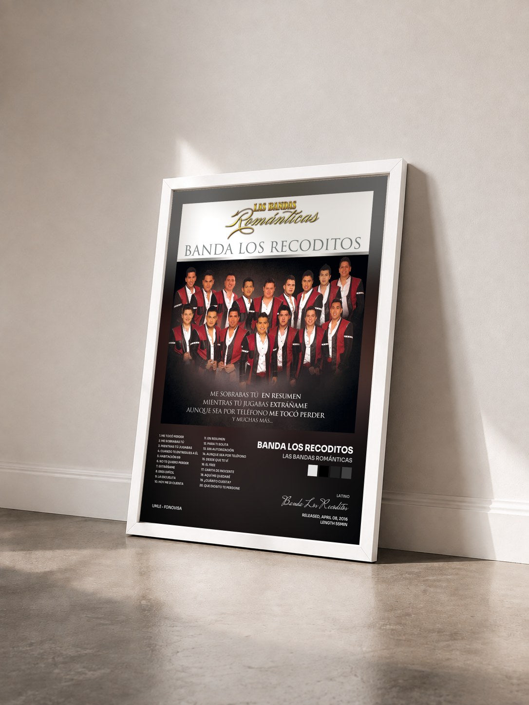 #blanc Tableau de l'album Las Bandas Románticas de Banda Los Recoditos vu de trois quarts, cadre blanc