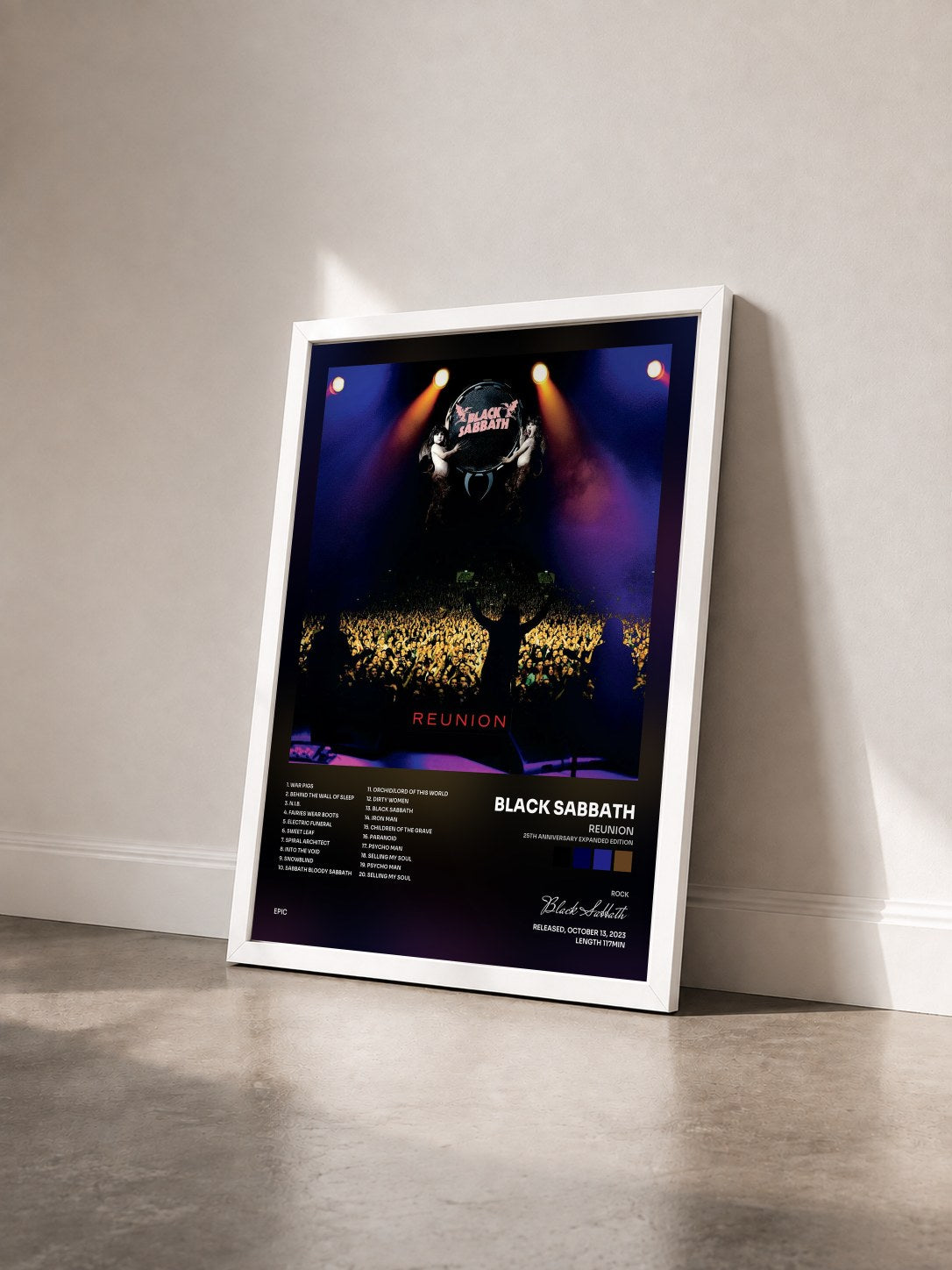 #blanc Tableau de l'album Reunion (25th Anniversary Expanded Edition) de Black Sabbath vu de trois quarts, cadre blanc