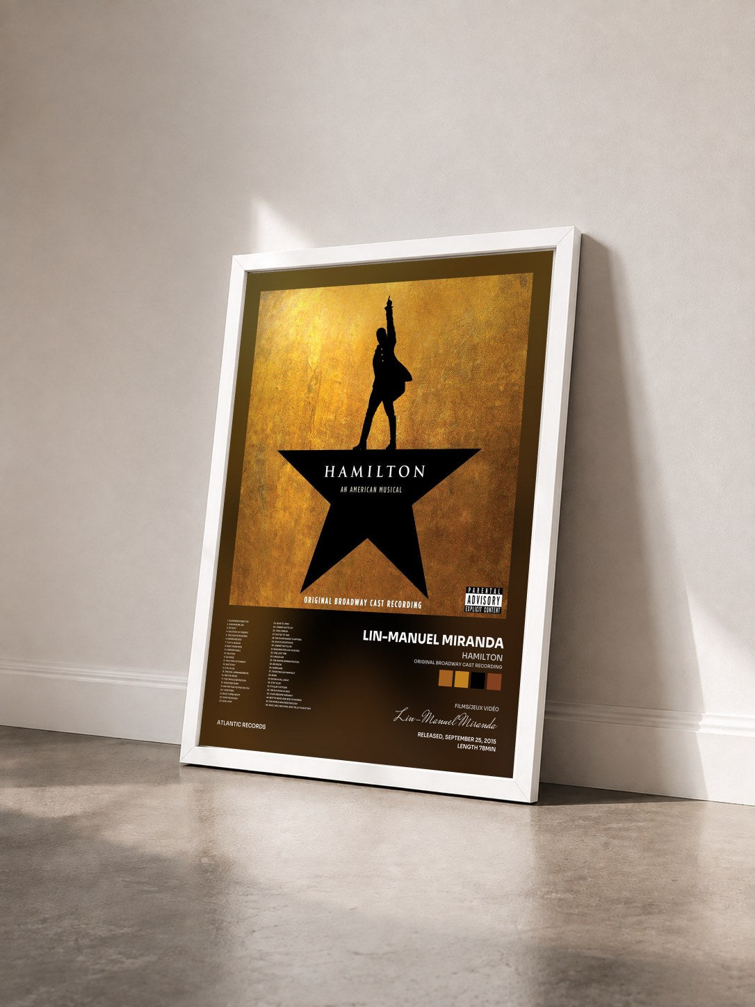 #blanc Tableau de l'album Hamilton (Original Broadway Cast Recording) de Lin-Manuel Miranda vu de trois quarts, cadre blanc