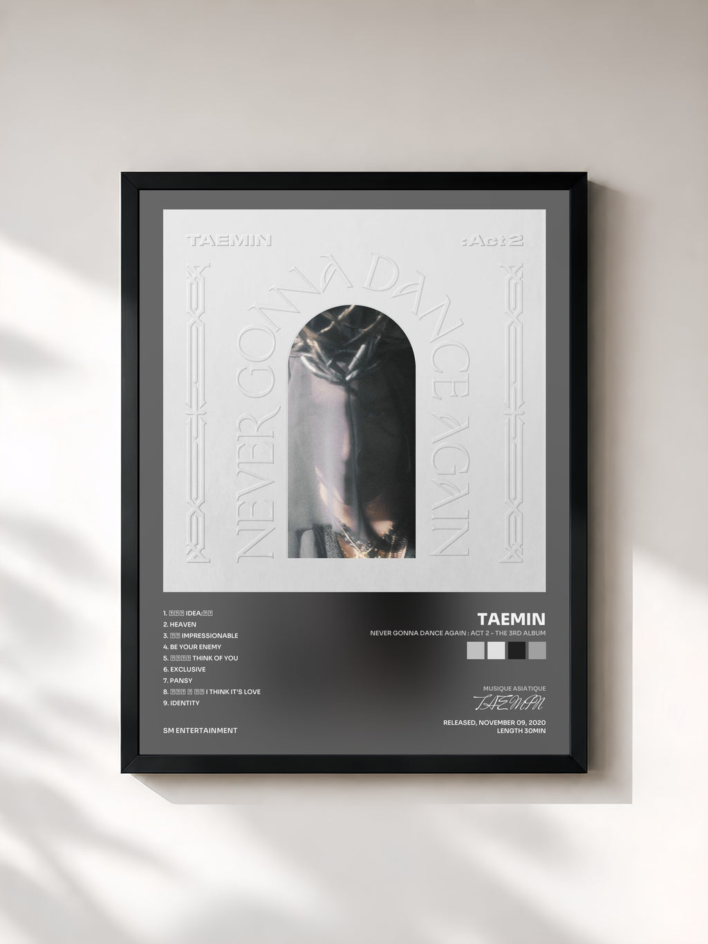 #noir Tableau de l'album Never Gonna Dance Again : Act 2 - The 3rd Album de TAEMIN, cadre noir, imprimé et encadré en France