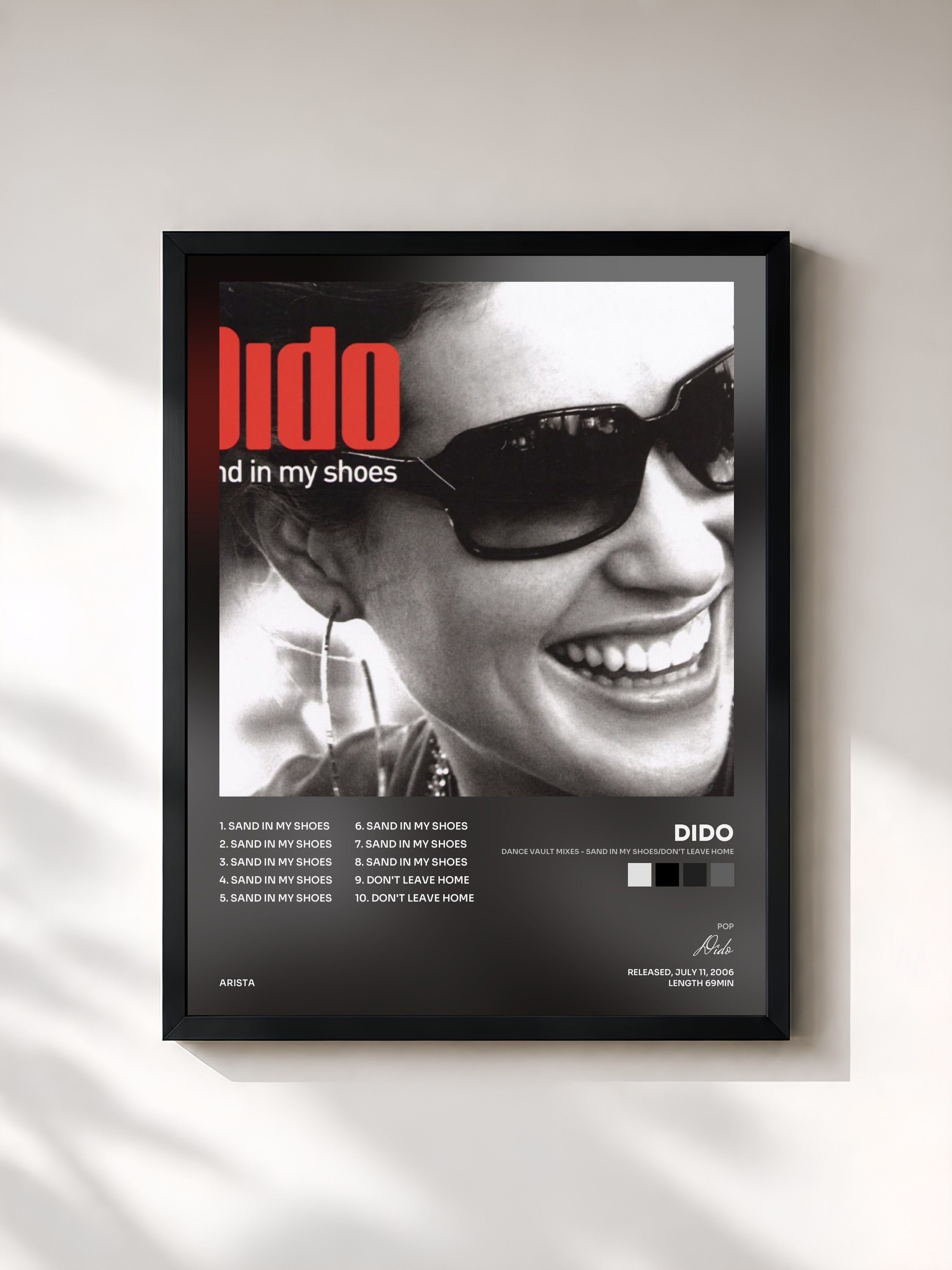 #noir Tableau de l'album Dance Vault Mixes - Sand In My Shoes/Don't Leave Home de Dido, cadre noir, imprimé et encadré en France