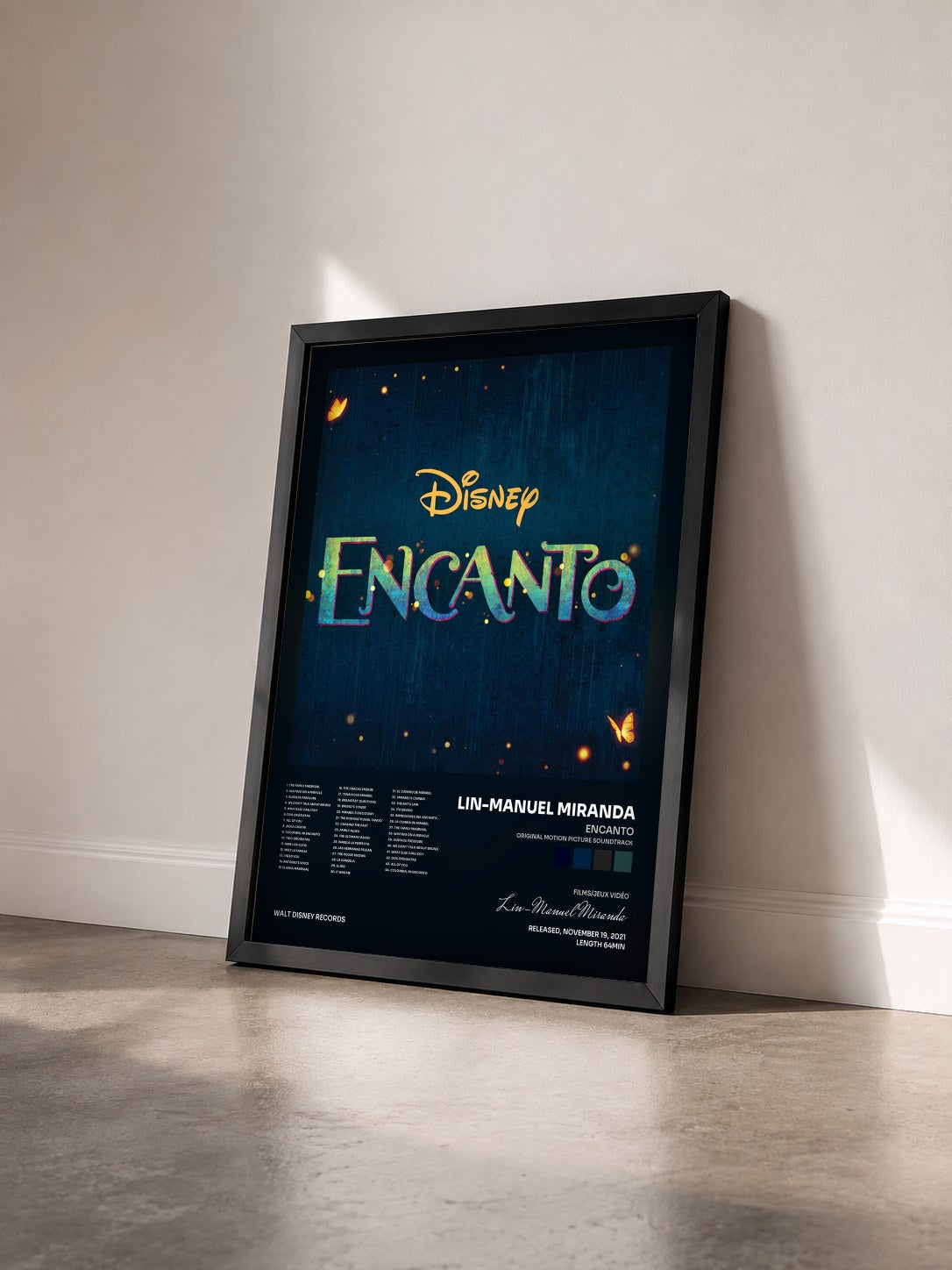 #noir Encanto (Original Motion Picture Soundtrack) de Lin-Manuel Miranda en lámina enmarcada vista de tres cuartos, marco negro