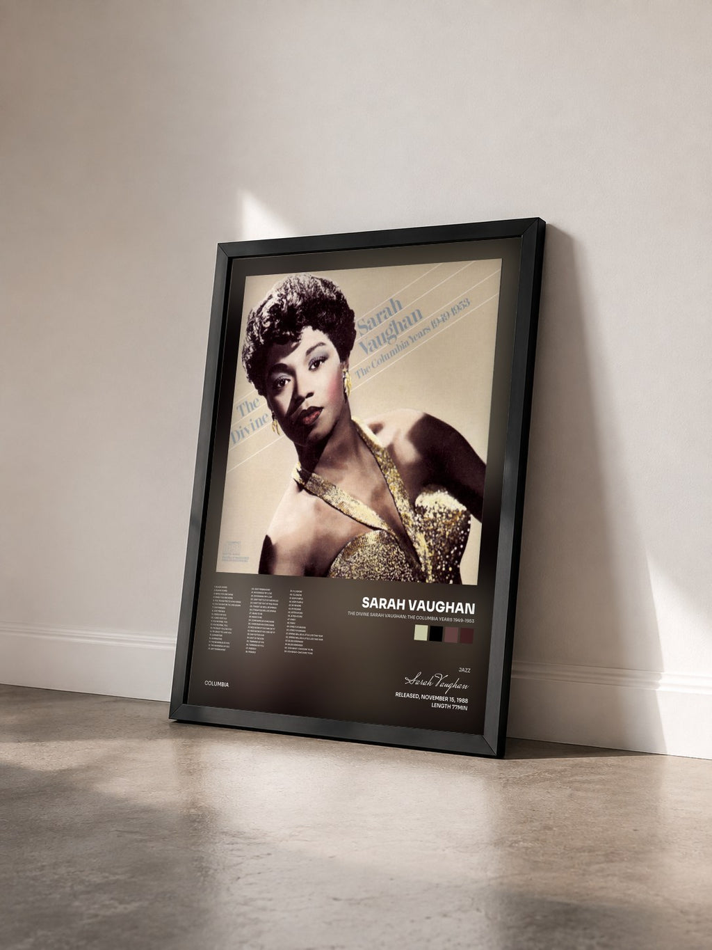 #noir The Divine Sarah Vaughan: The Columbia Years 1949-1953 di Sarah Vaughan in stampa incorniciata vista di tre quarti, cornice nera