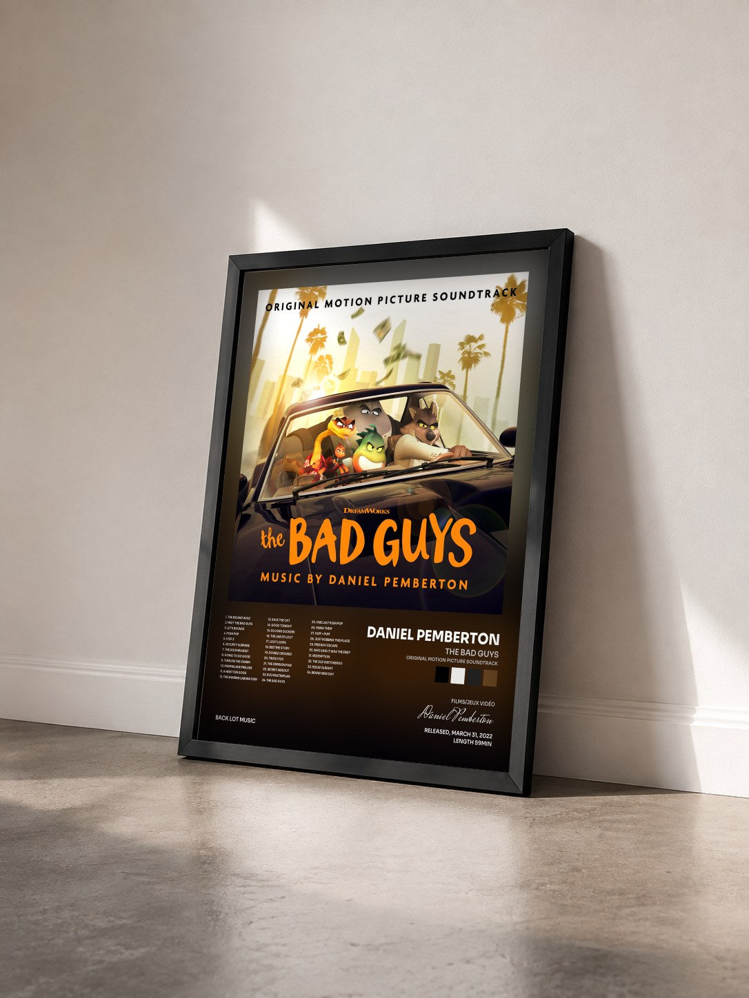 #noir Tableau de l'album The Bad Guys (Original Motion Picture Soundtrack) de Daniel Pemberton vu de trois quarts, cadre noir