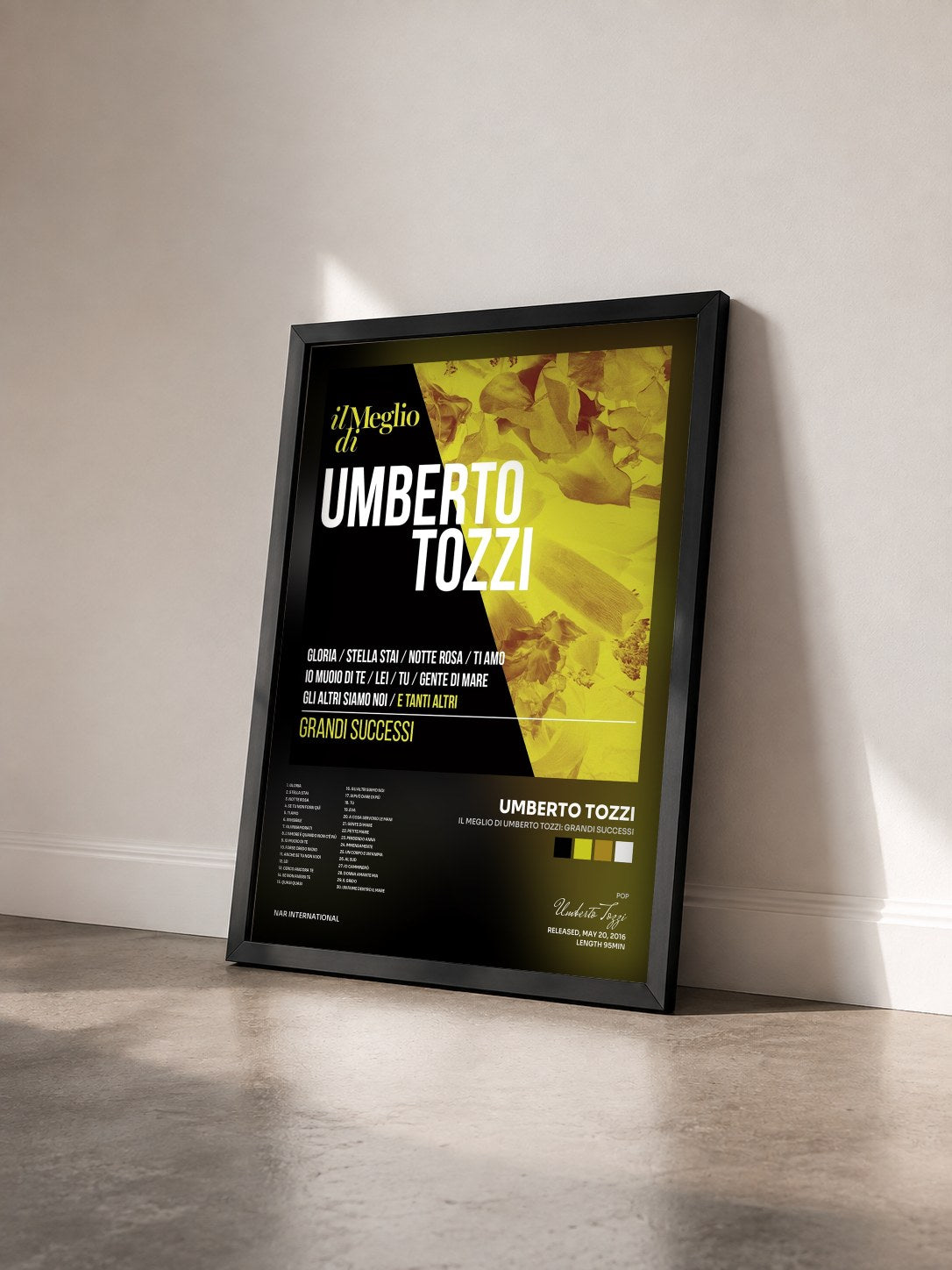 #noir Tableau de l'album Il Meglio Di Umberto Tozzi: Grandi Successi de Umberto Tozzi vu de trois quarts, cadre noir
