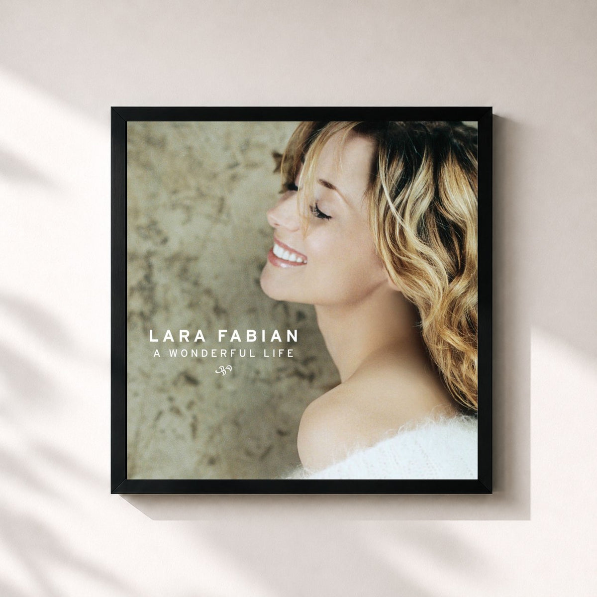 #noir A Wonderful Life di Lara Fabian in stampa quadrata incorniciata, cornice nera 32x32 cm