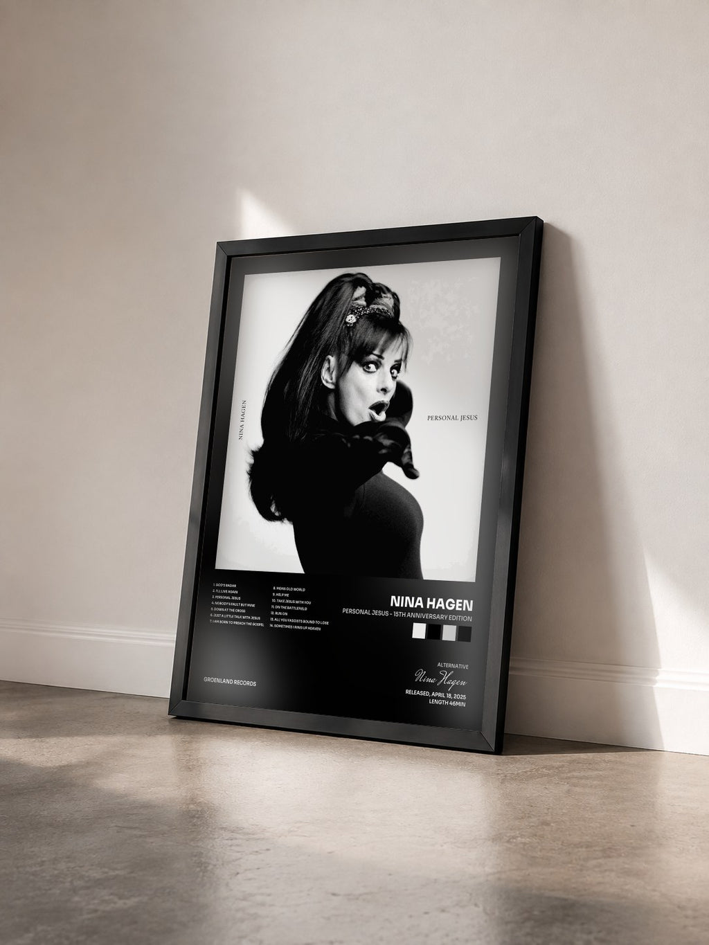 #noir Tableau de l'album Personal Jesus - 15th Anniversary Edition de Nina Hagen vu de trois quarts, cadre noir