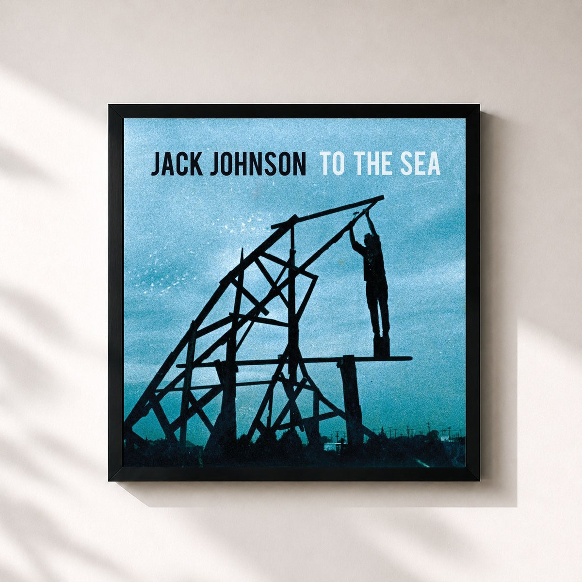 #noir To The Sea von Jack Johnson als quadratischer Kunstdruck, schwarzer Rahmen 32x32 cm