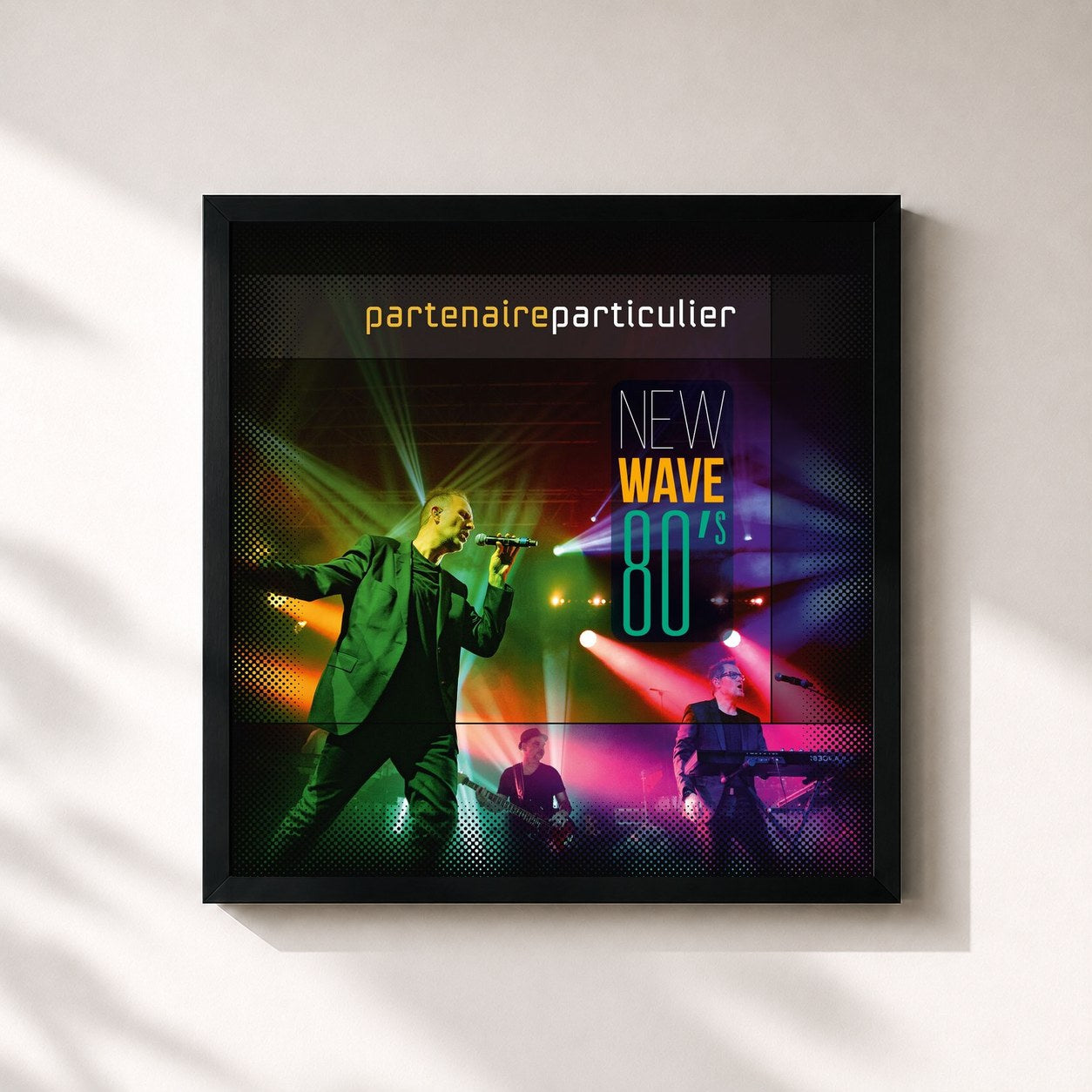 #noir Tableau carré de l'album New Wave 80's de Partenaire Particulier, cadre noir 32x32 cm