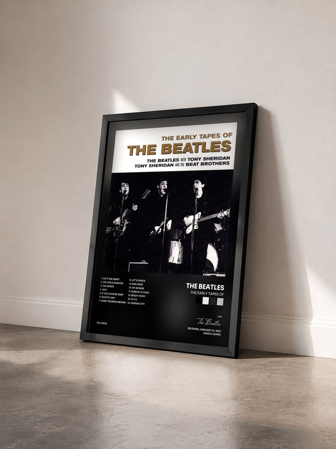 #noir Tableau de l'album The Early Tapes Of de The Beatles vu de trois quarts, cadre noir