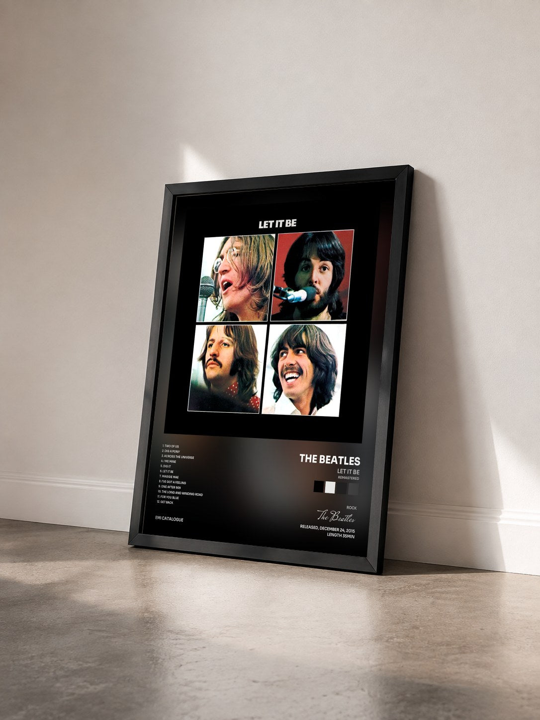 #noir Tableau de l'album Let It Be (Remastered) de The Beatles vu de trois quarts, cadre noir