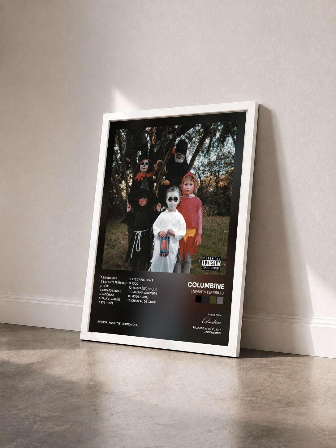 #blanc Tableau de l'album Enfants terribles de Columbine vu de trois quarts, cadre blanc