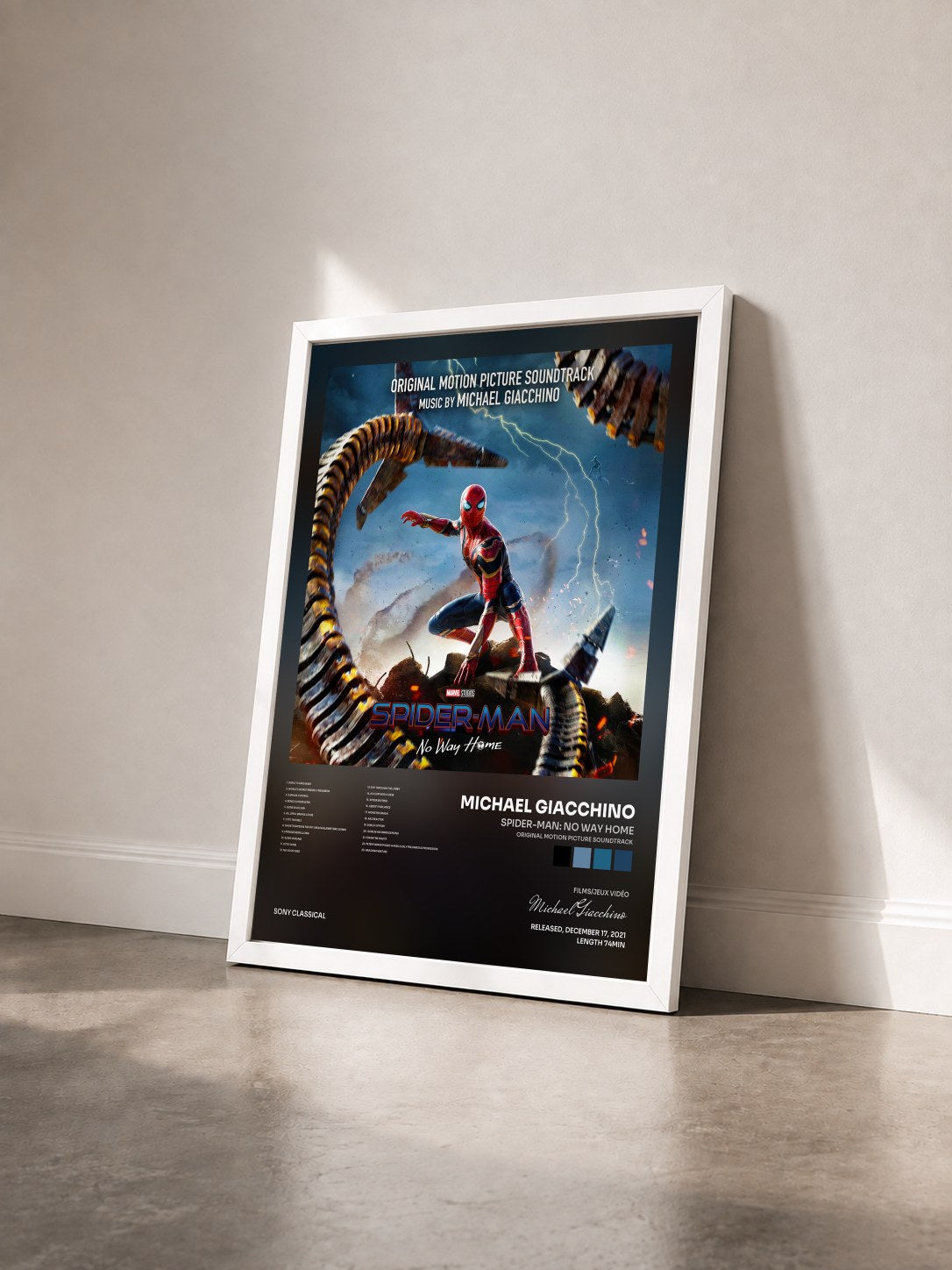 #blanc Tableau de l'album Spider-Man: No Way Home (Original Motion Picture Soundtrack) de Michael Giacchino vu de trois quarts, cadre blanc