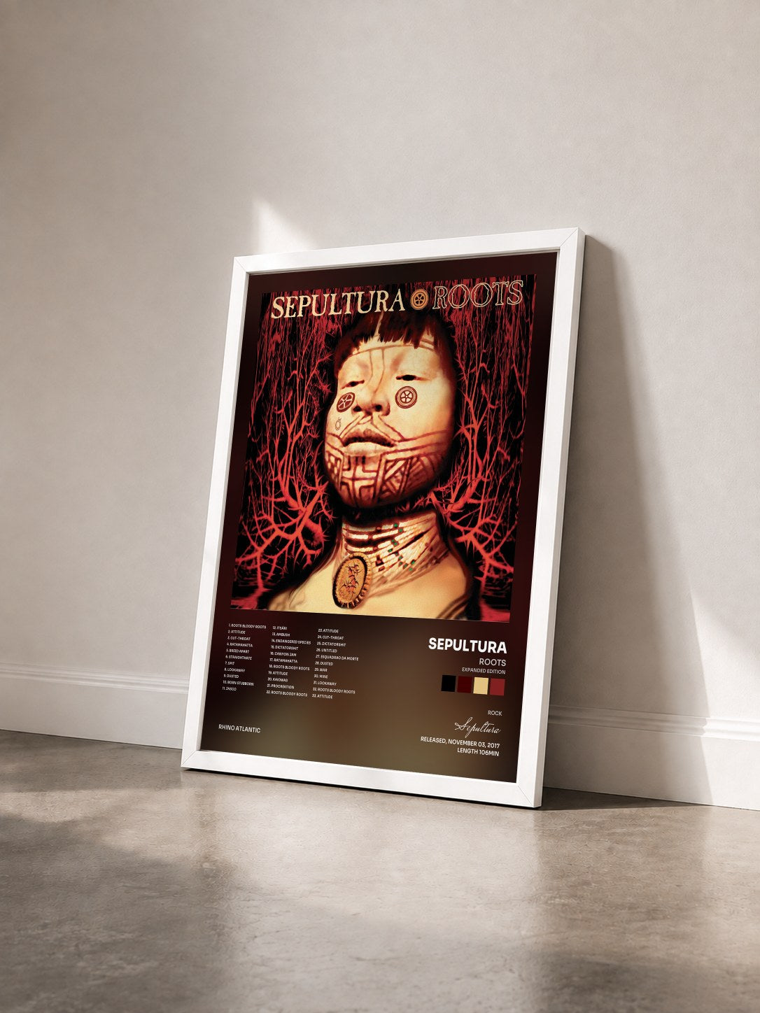 #blanc Tableau de l'album Roots (Expanded Edition) de Sepultura vu de trois quarts, cadre blanc