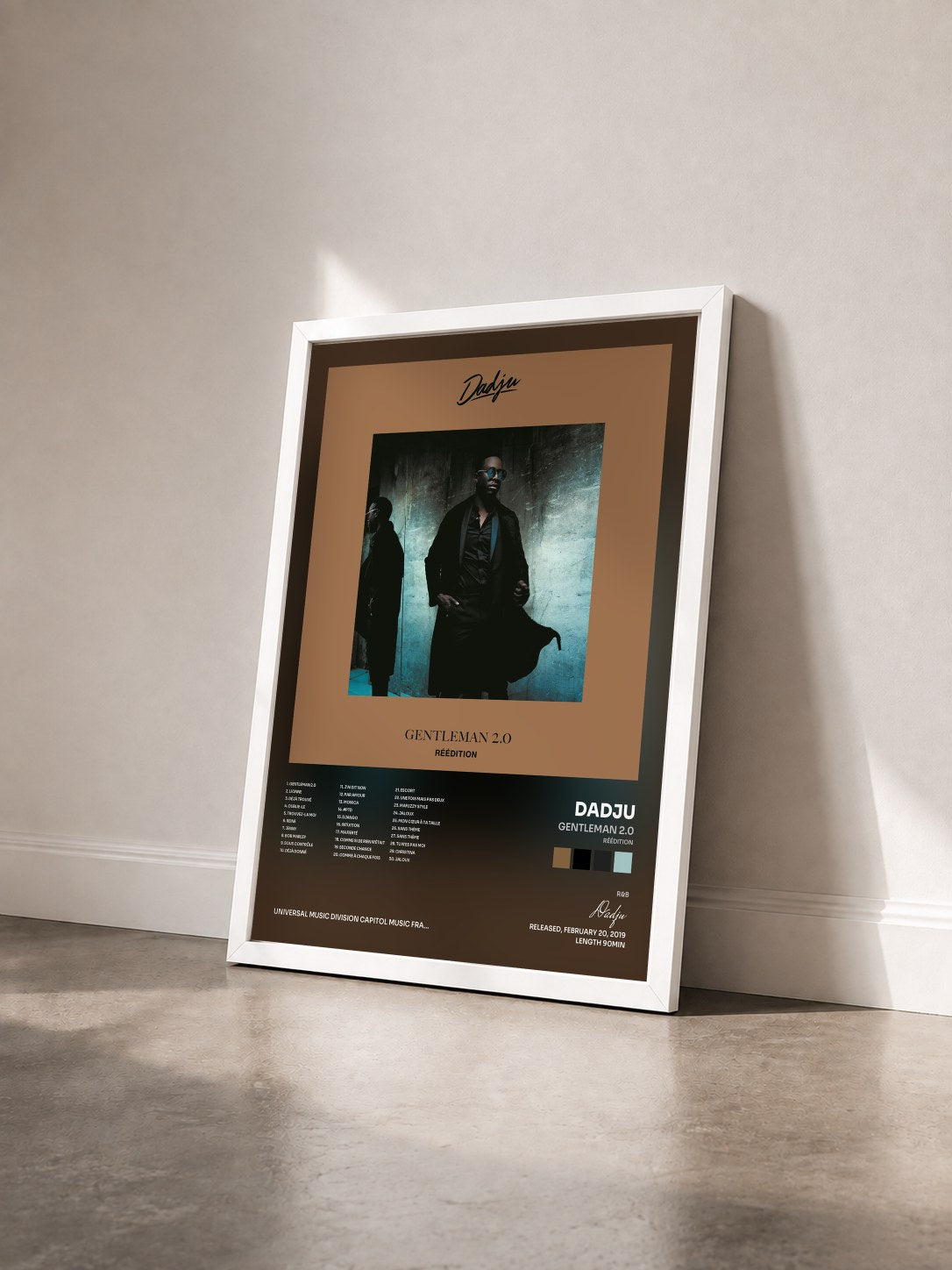 #blanc Tableau de l'album Gentleman 2.0 (Réédition) de Dadju vu de trois quarts, cadre blanc