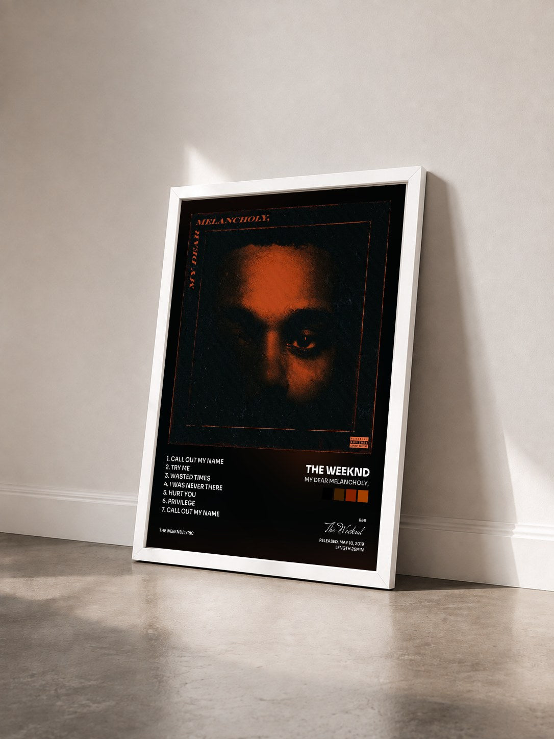 #blanc Tableau de l'album My Dear Melancholy, de The Weeknd vu de trois quarts, cadre blanc