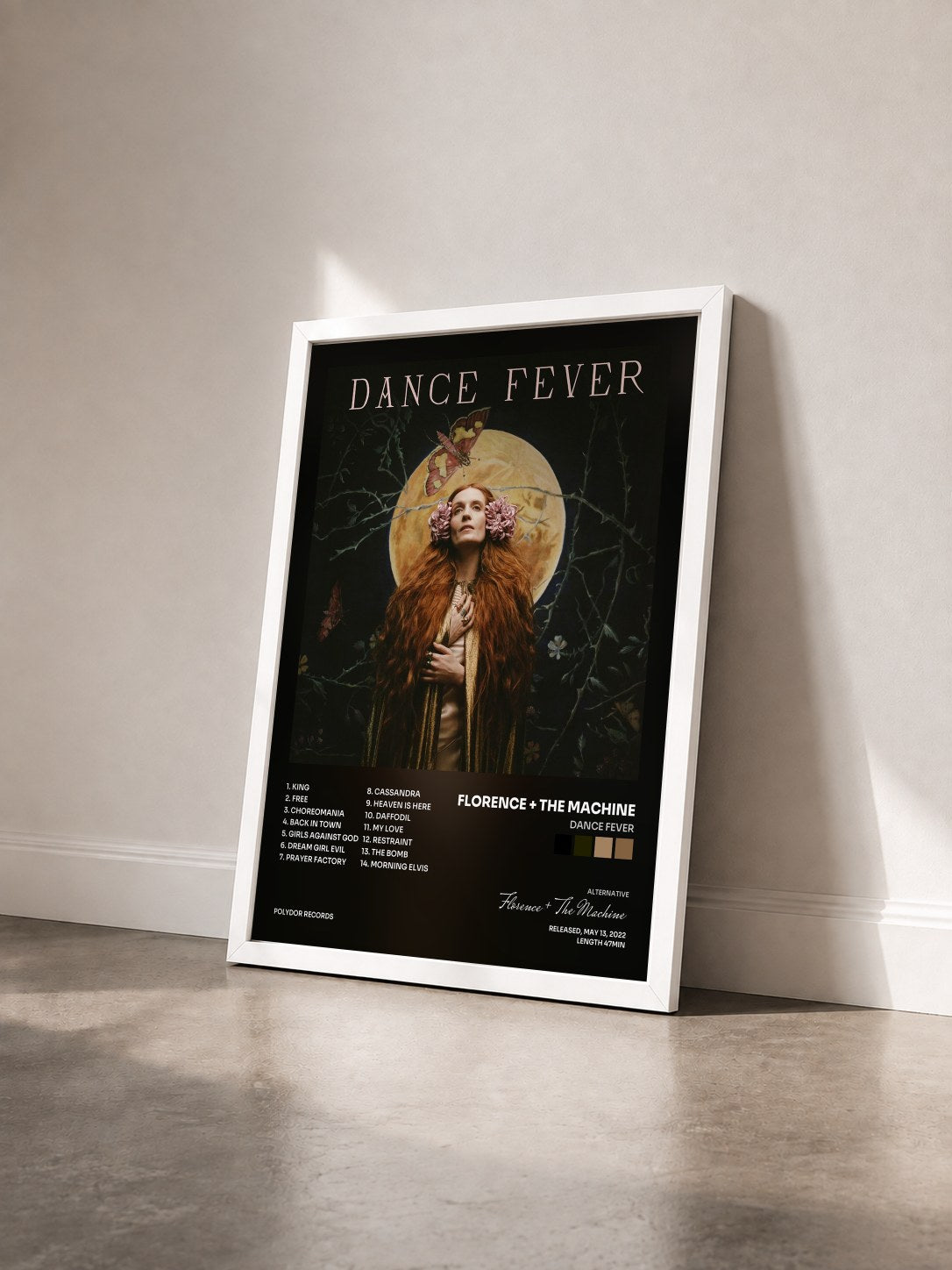 #blanc Tableau de l'album Dance Fever de Florence + The Machine vu de trois quarts, cadre blanc