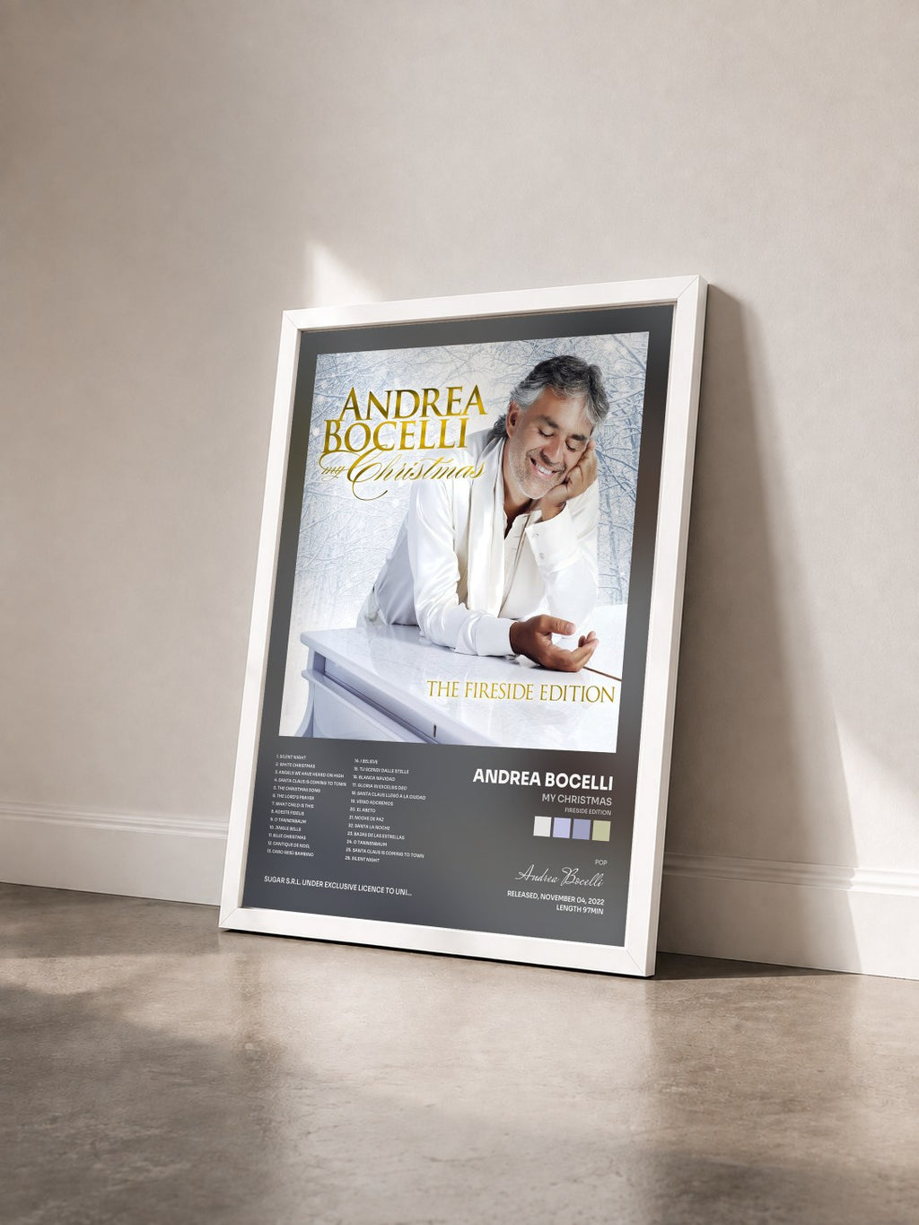 #blanc Tableau de l'album My Christmas (Fireside Edition) de Andrea Bocelli vu de trois quarts, cadre blanc
