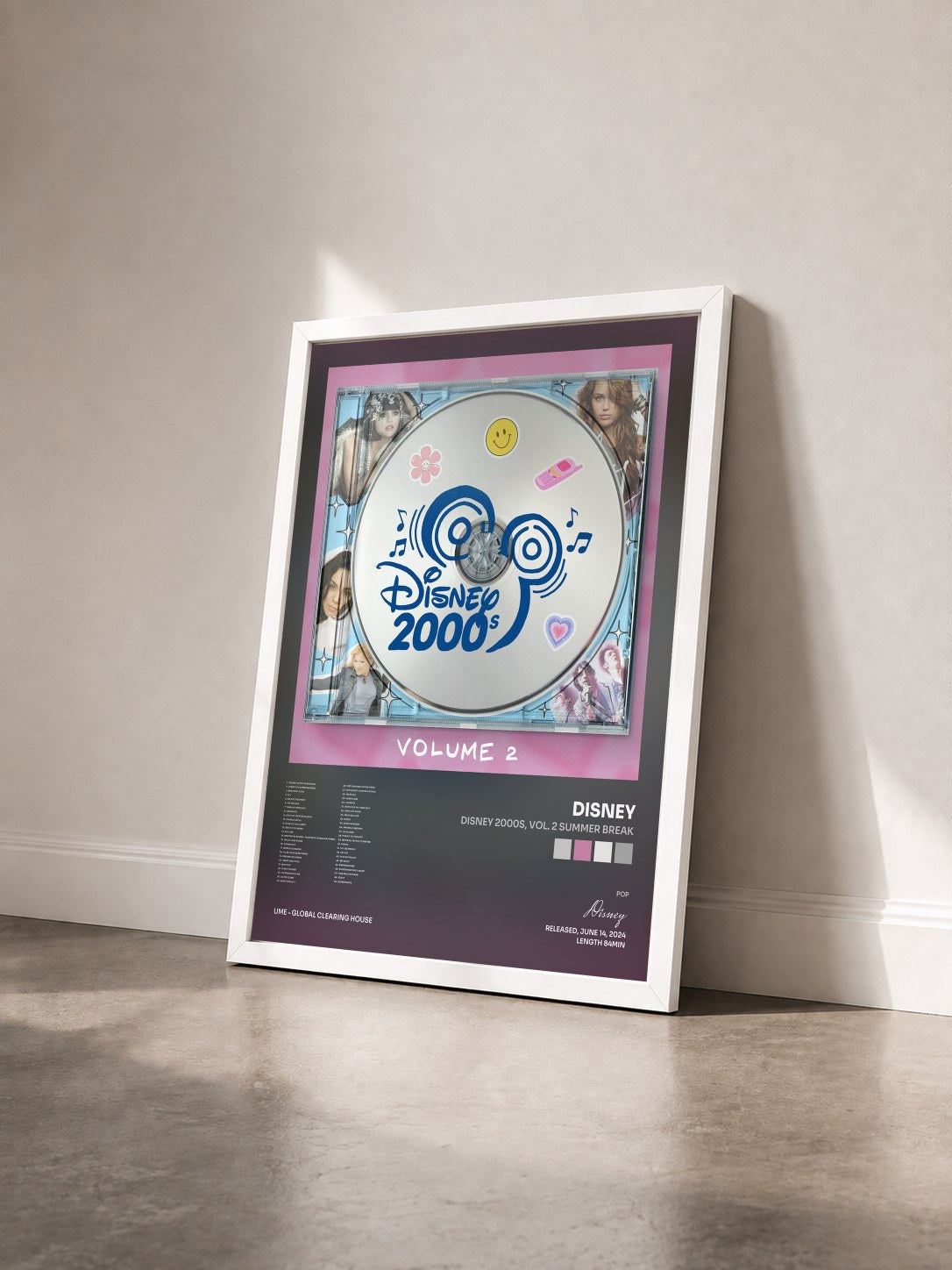 #blanc Tableau de l'album Disney 2000s, Vol. 2 Summer Break de Disney vu de trois quarts, cadre blanc