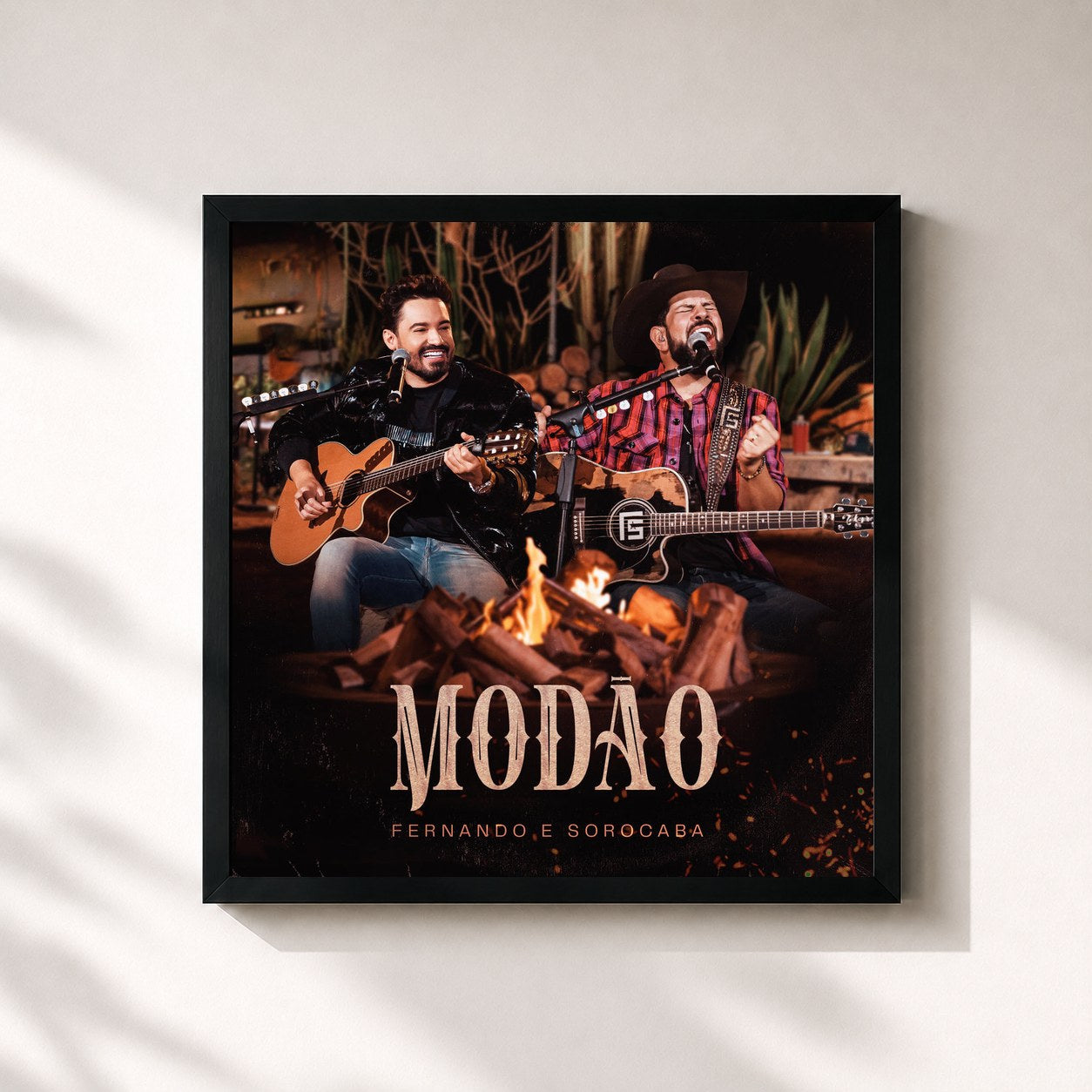 #noir Tableau carré de l'album MODÃO de Fernando & Sorocaba, cadre noir 32x32 cm