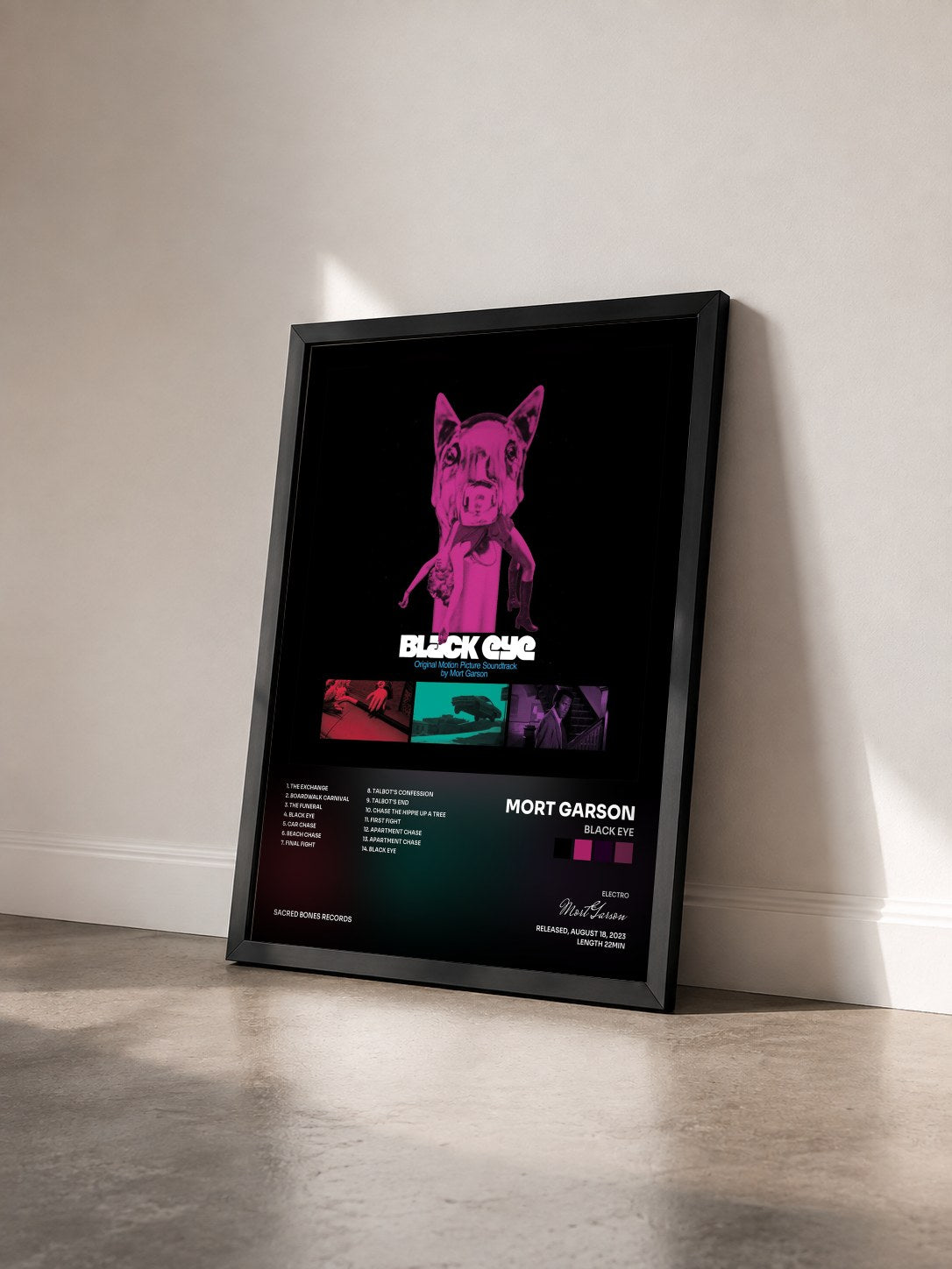 #noir Tableau de l'album Black Eye de Mort Garson vu de trois quarts, cadre noir