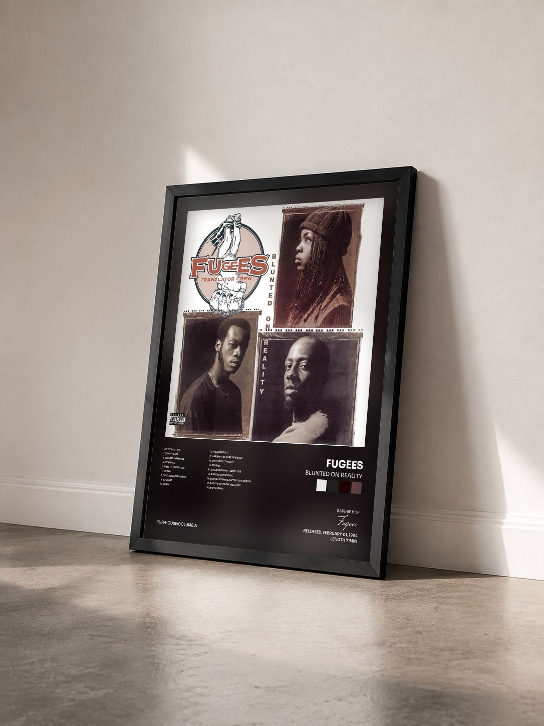#noir Tableau de l'album Blunted On Reality de Fugees vu de trois quarts, cadre noir