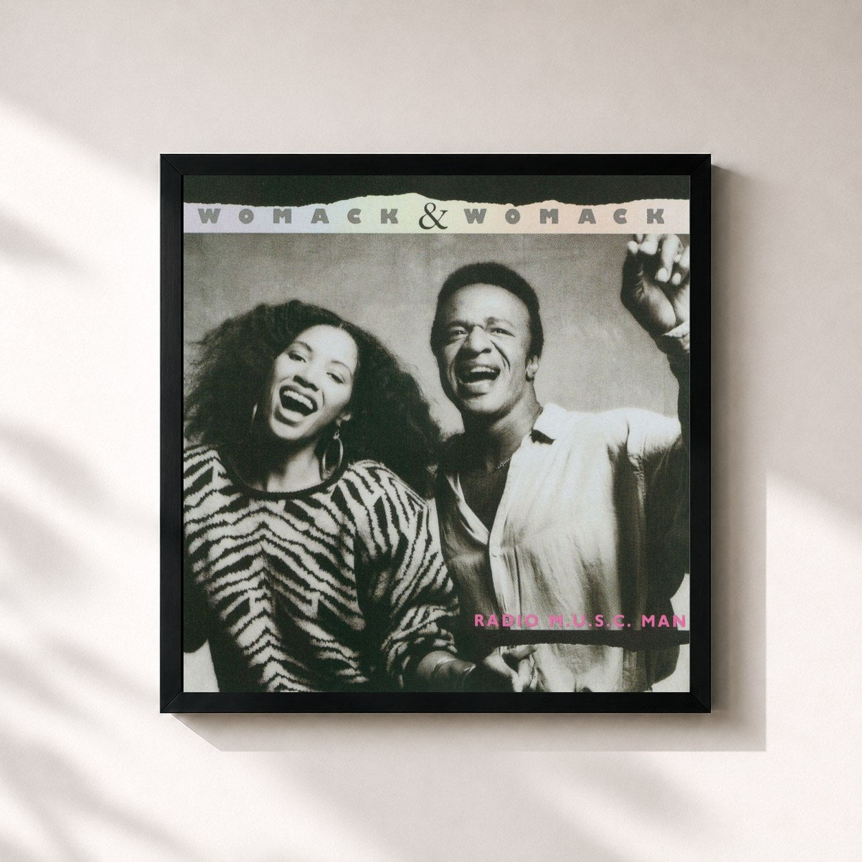 #noir Tableau carré de l'album Radio M.U.S.I.C. Man de Womack & Womack, cadre noir 32x32 cm