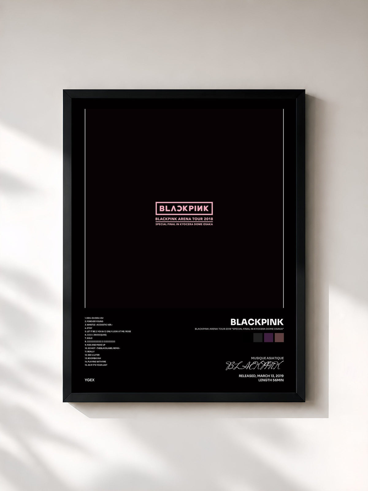 #noir Tableau de l'album BLACKPINK ARENA TOUR 2018 "SPECIAL FINAL IN KYOCERA DOME OSAKA" de BLACKPINK, cadre noir, imprimé et encadré en France