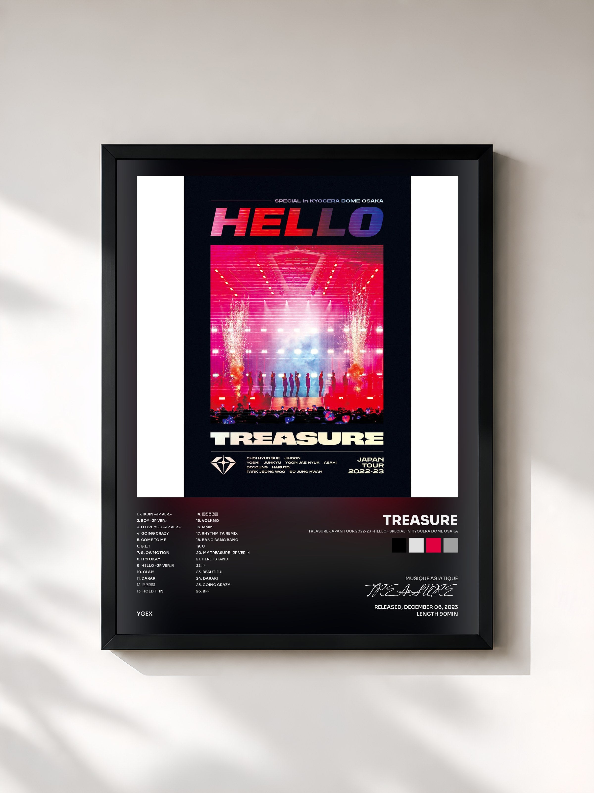 #noir Tableau de l'album TREASURE JAPAN TOUR 2022-23 ~HELLO~ SPECIAL in KYOCERA DOME OSAKA de TREASURE, cadre noir, imprimé et encadré en France